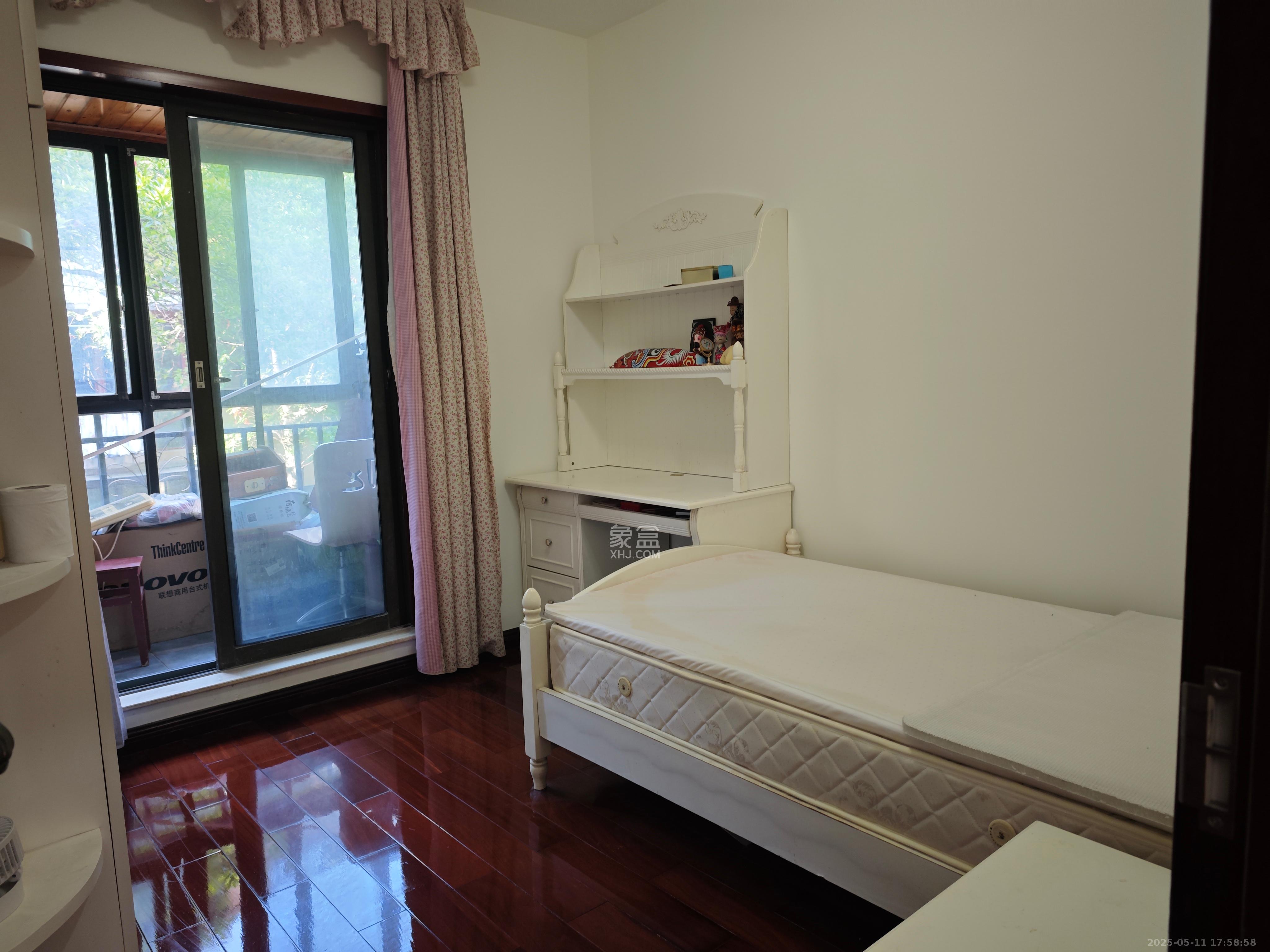 中城丽景香山园 4室2厅2卫 4200.0元/月 中城丽景香山园 4室2厅2卫 4200.0元/月室内图