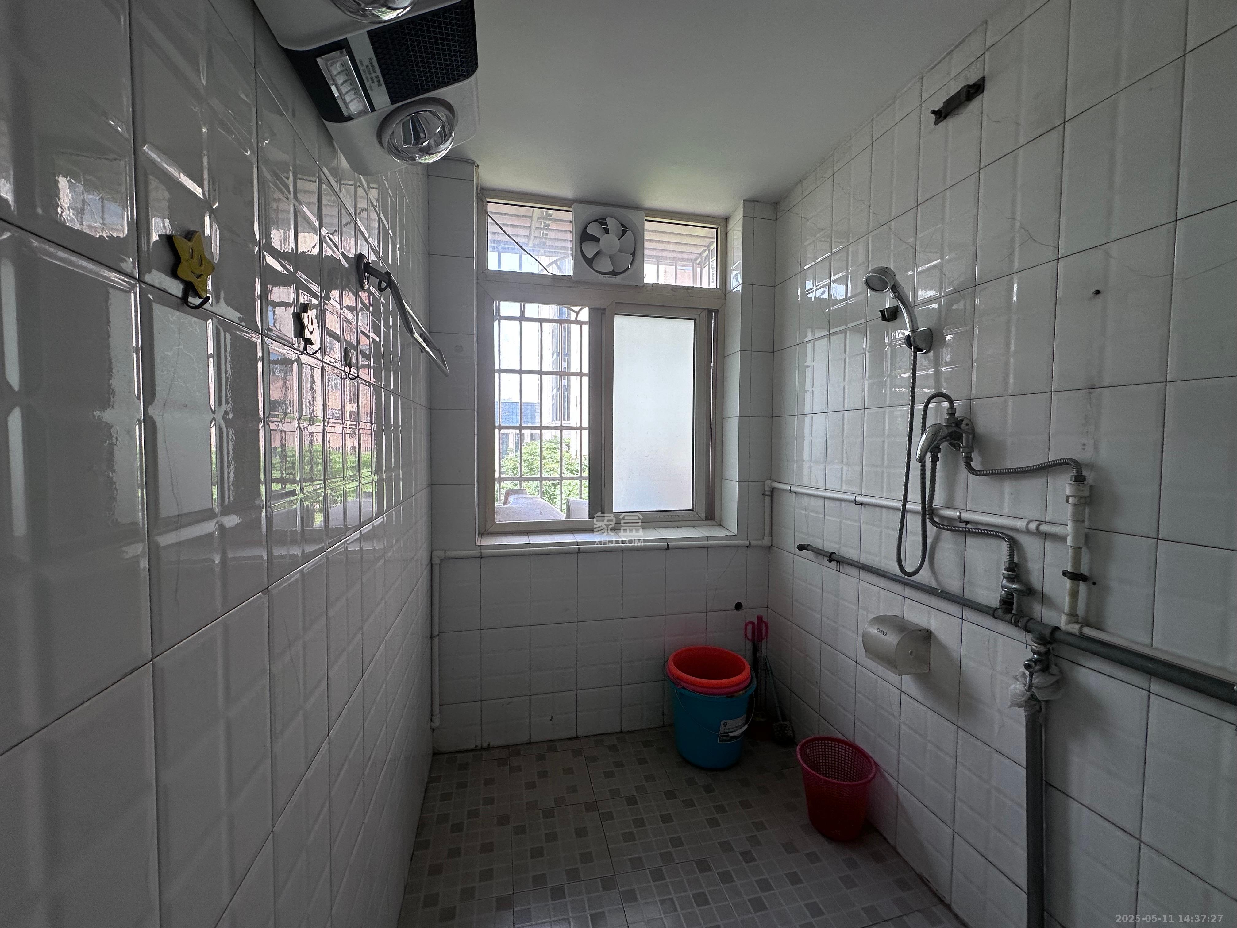 铁银电信花园  3室1厅1卫    2200.0元/月 铁银电信花园  3室1厅1卫    2200.0元/月室内图