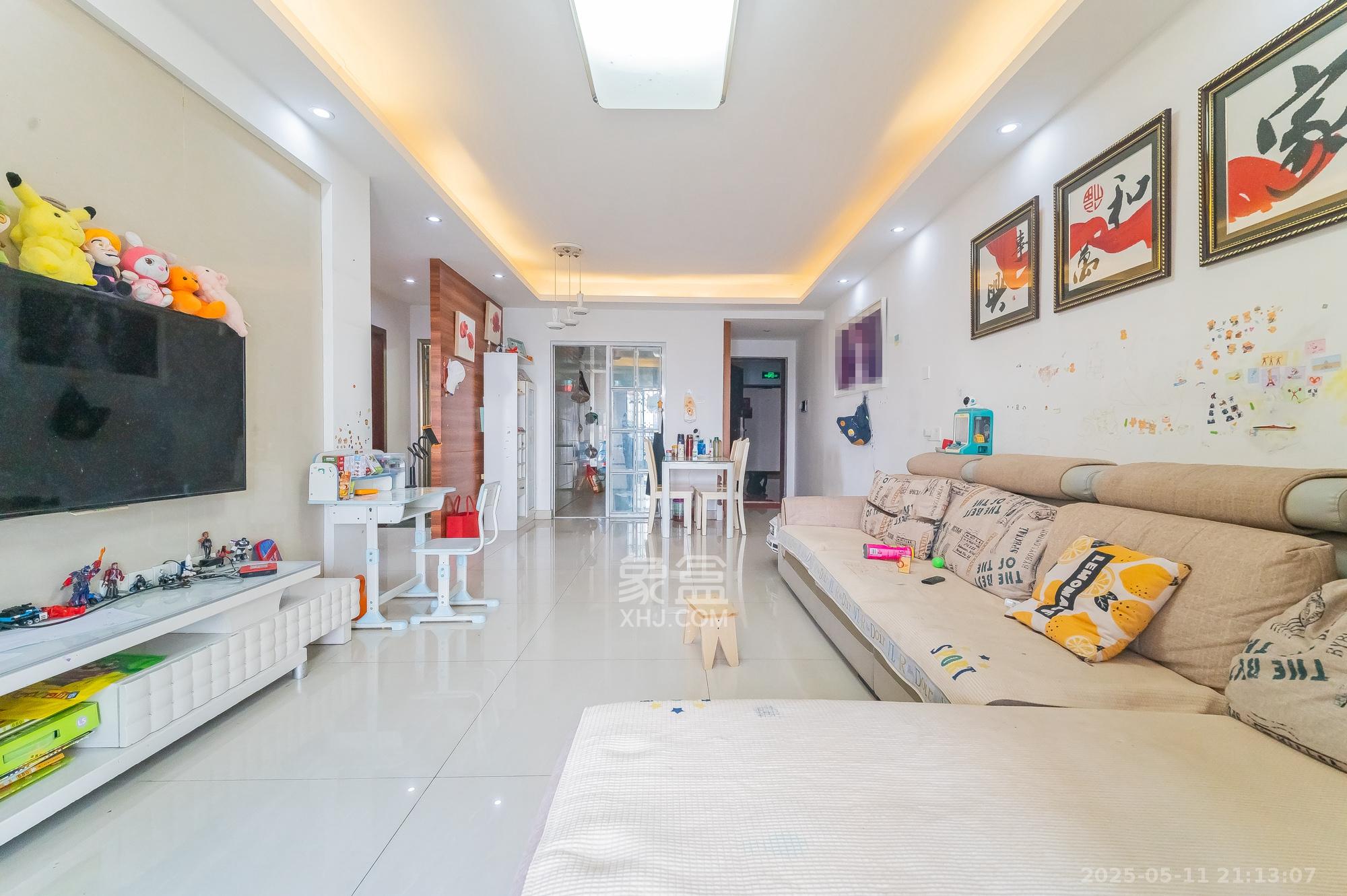 星湖湾一期高层  3室2厅1卫    68.0万 星湖湾一期高层  3室2厅1卫    68.0万客厅