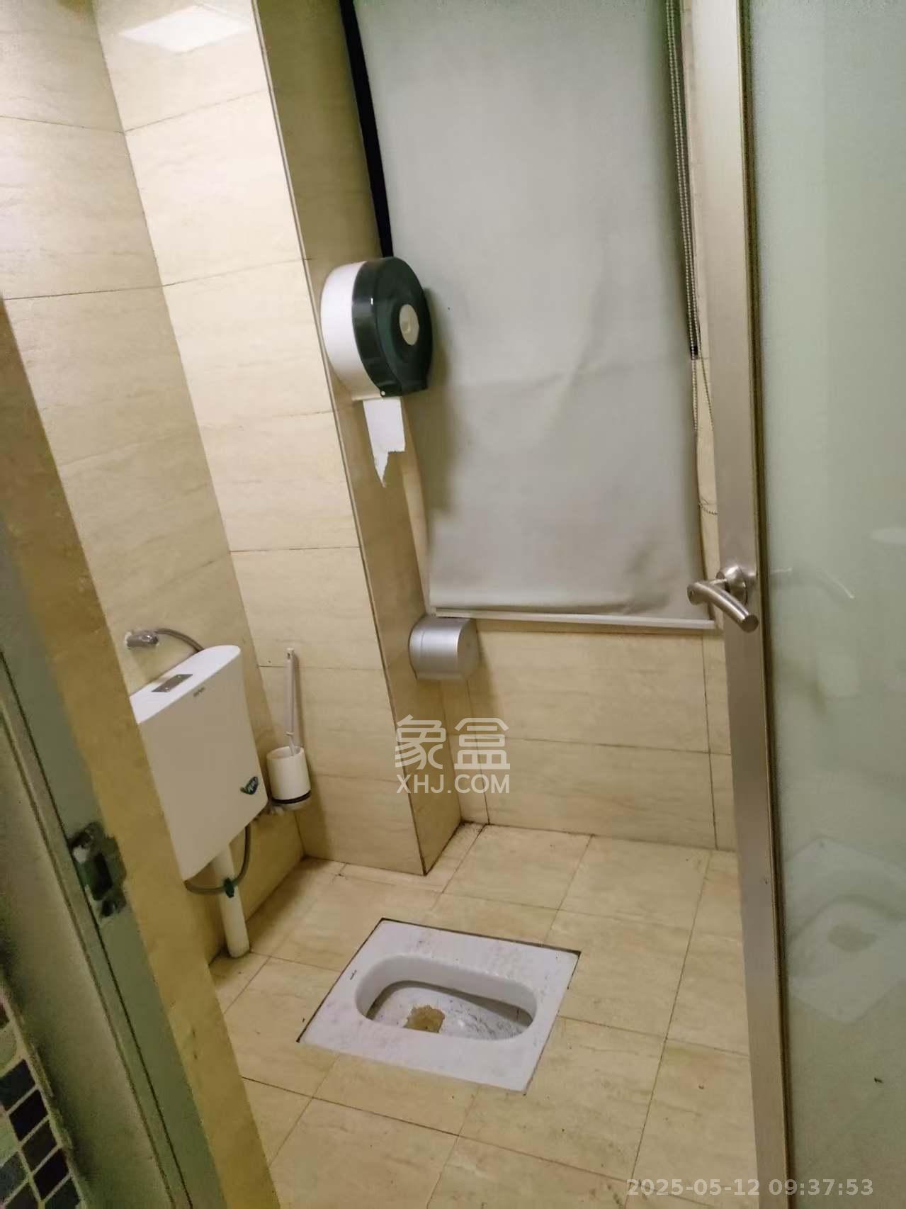 华润凤凰城一期  3室2厅2卫   2400.00元/月室内图