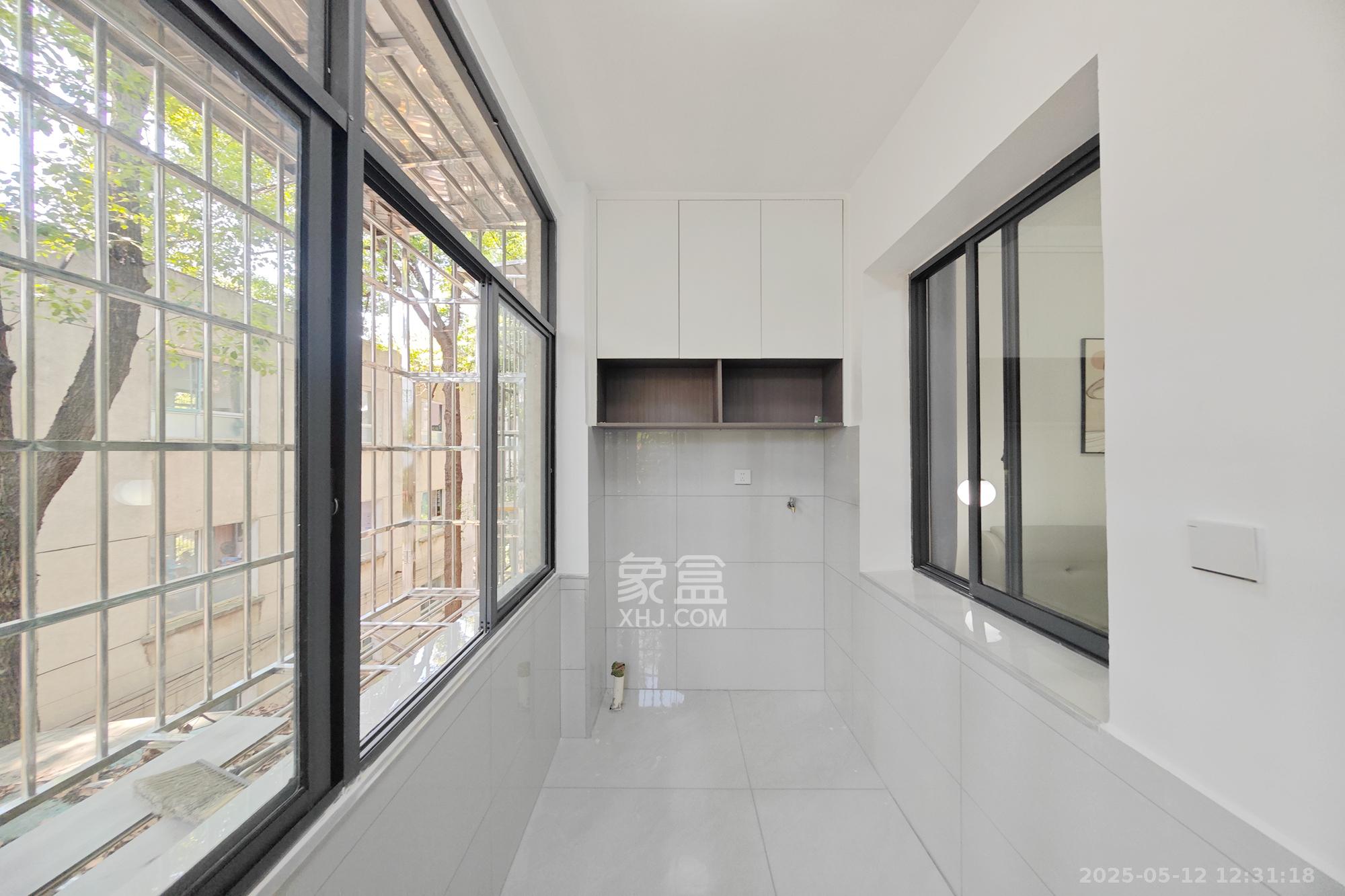 阿弥岭一二片  3室1厅1卫    59.8万 阿弥岭一二片  3室1厅1卫    59.8万阳台