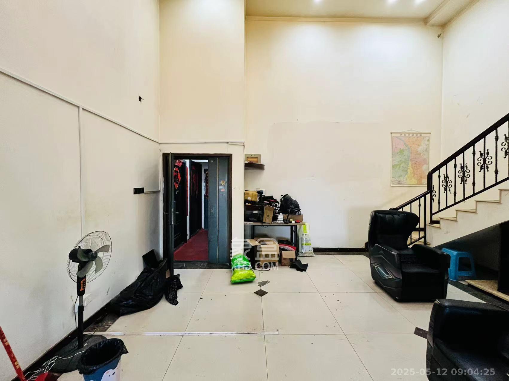 南园小区 5室2厅1卫 3500.0元/月 南园小区 5室2厅1卫 3500.0元/月室内图