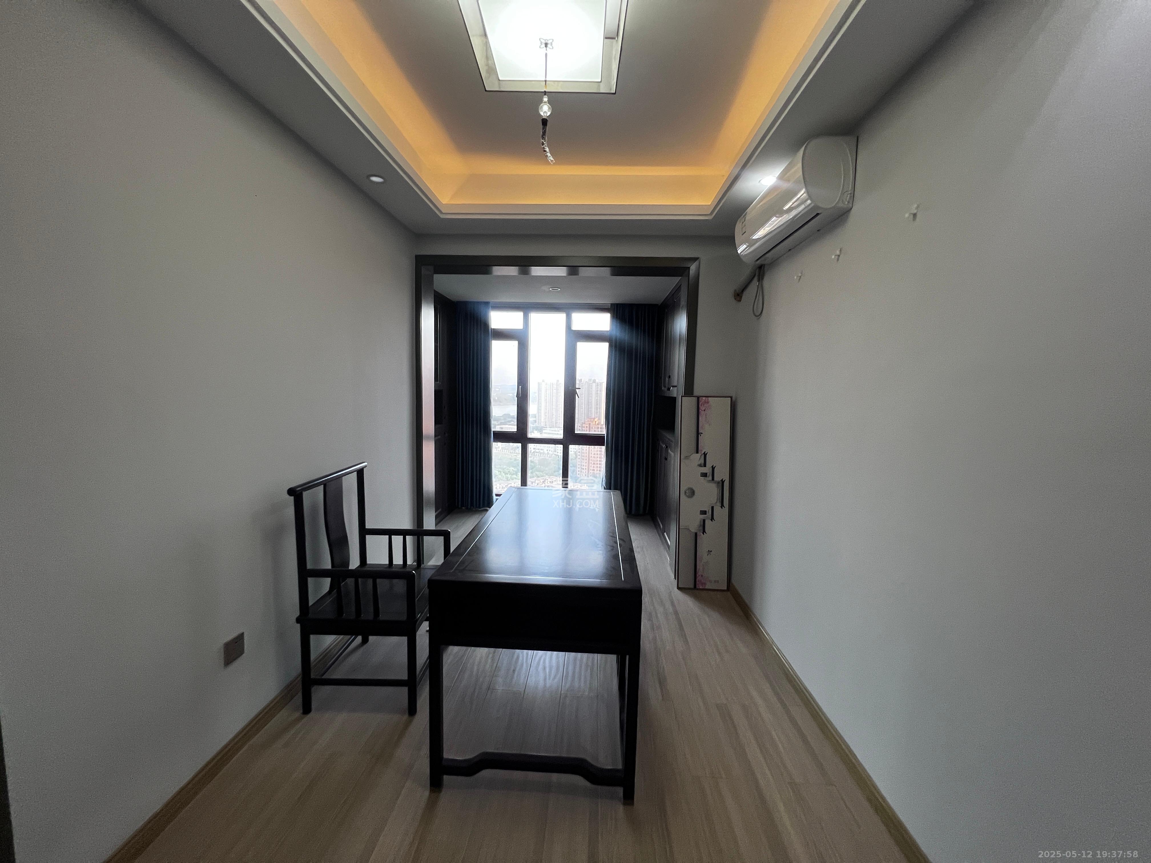 湾田九华湖畔壹号 5室2厅2卫 138.0万 湾田九华湖畔壹号 5室2厅2卫 138.0万客厅