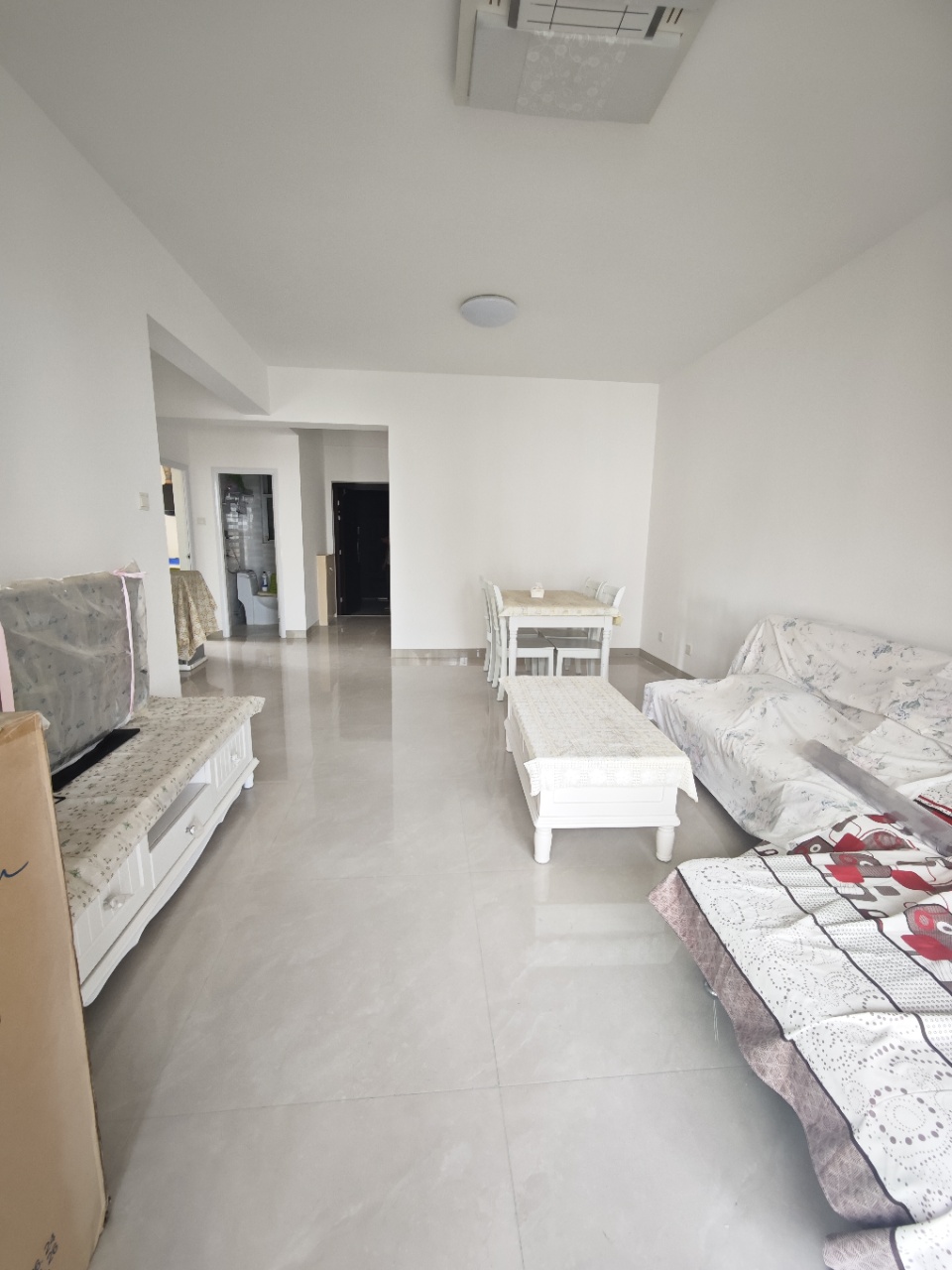 碧水名城  2室2厅1卫    96.0万 碧水名城  2室2厅1卫    96.0万客厅