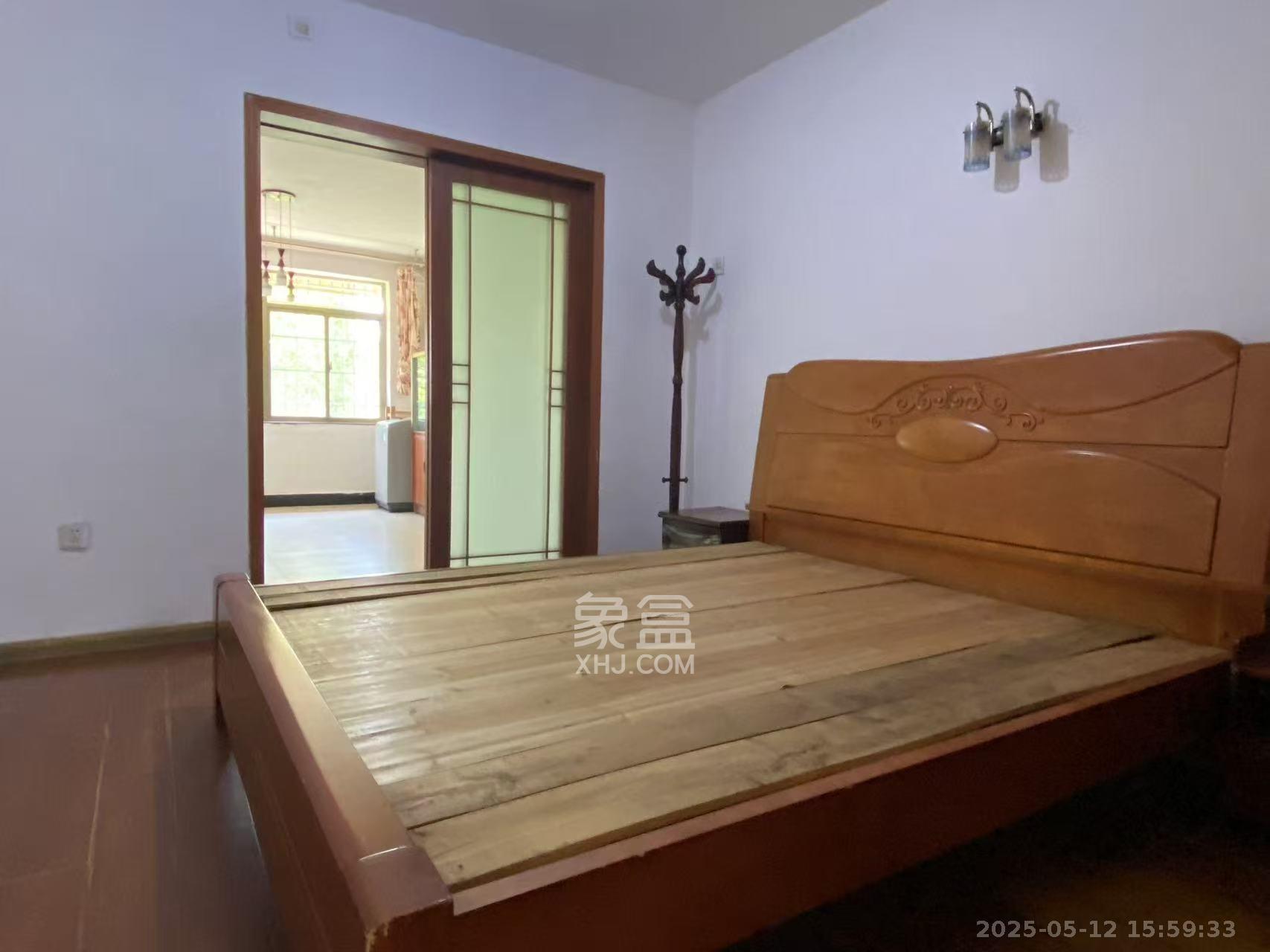 省建材机械厂宿舍 2室1厅1卫 1400.0元/月 省建材机械厂宿舍 2室1厅1卫 1400.0元/月室内图