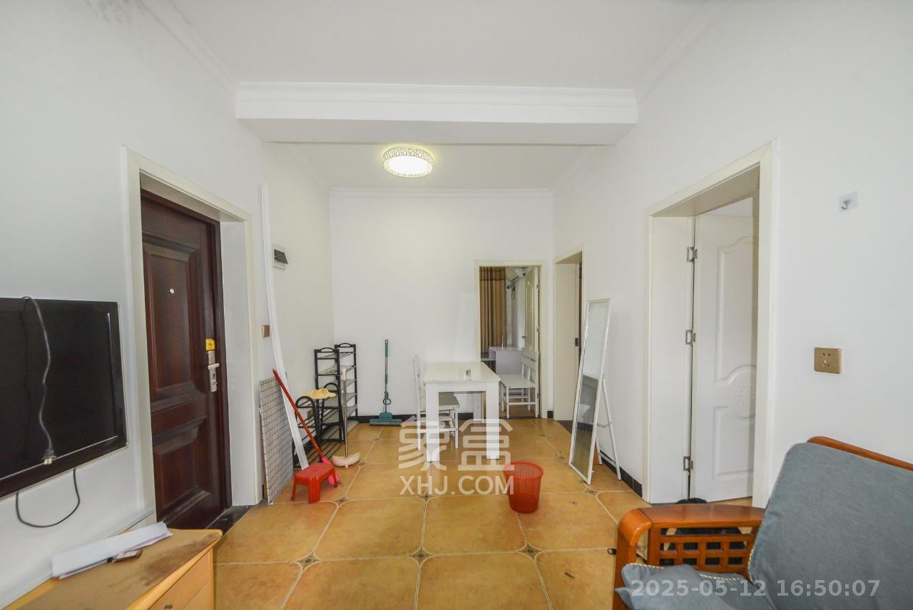 牛角塘社区  3室1厅1卫    2200.0元/月 牛角塘社区  3室1厅1卫    2200.0元/月