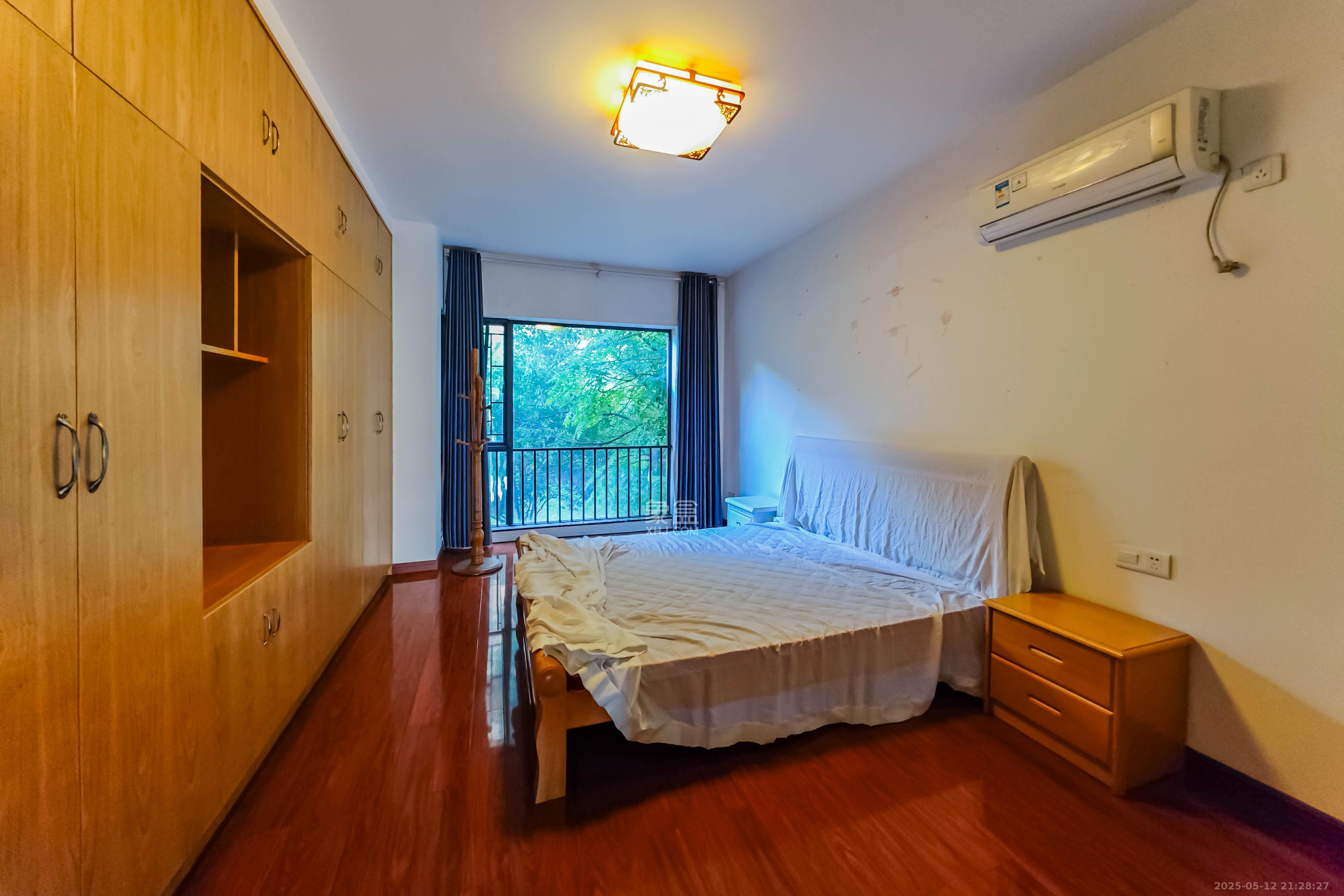 中城丽景香山园 3室2厅2卫 155.0万 中城丽景香山园 3室2厅2卫 155.0万卧室