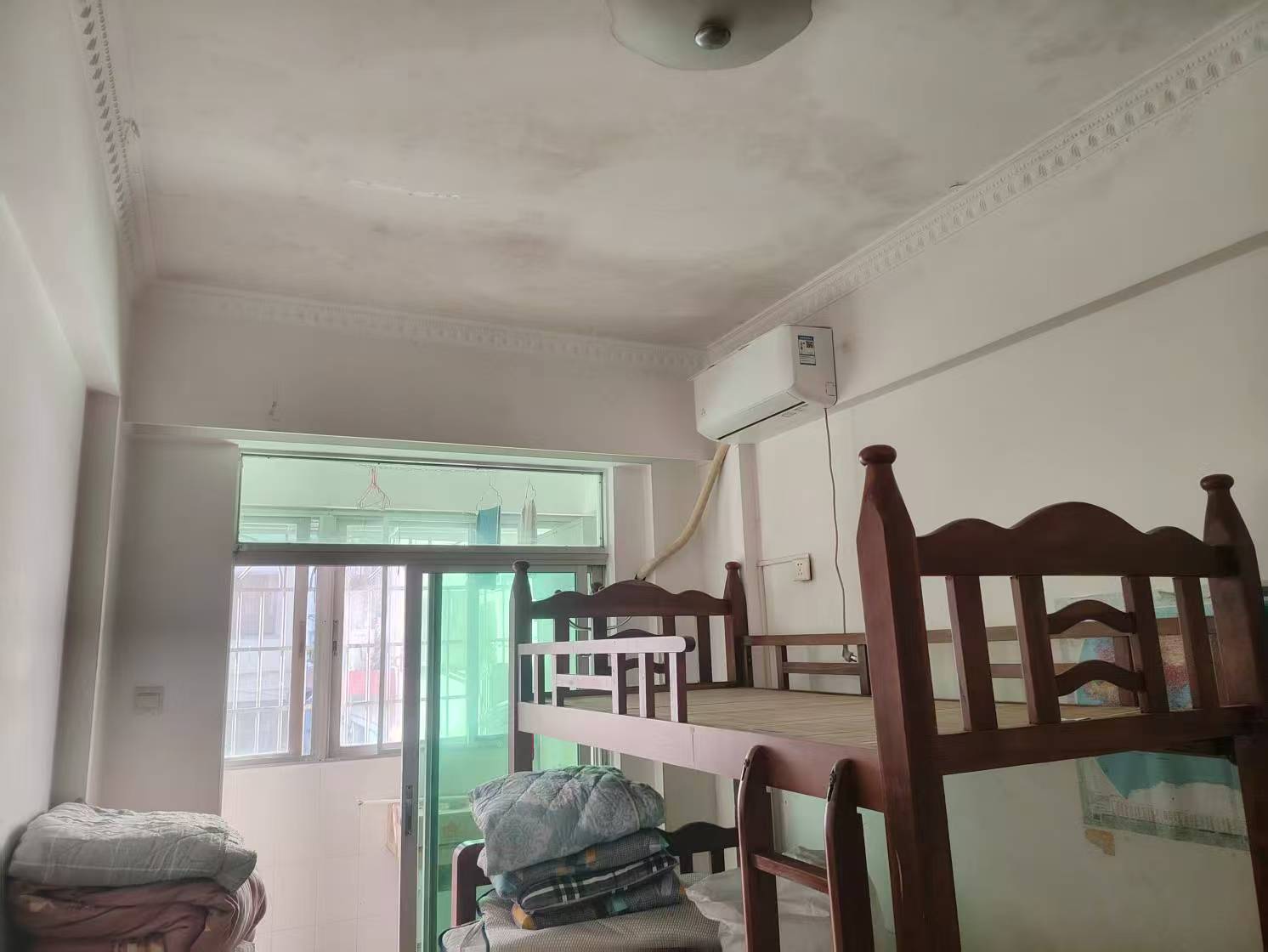 琼苑广场  3室2厅1卫    2000.0元/月 琼苑广场  3室2厅1卫    2000.0元/月室内图