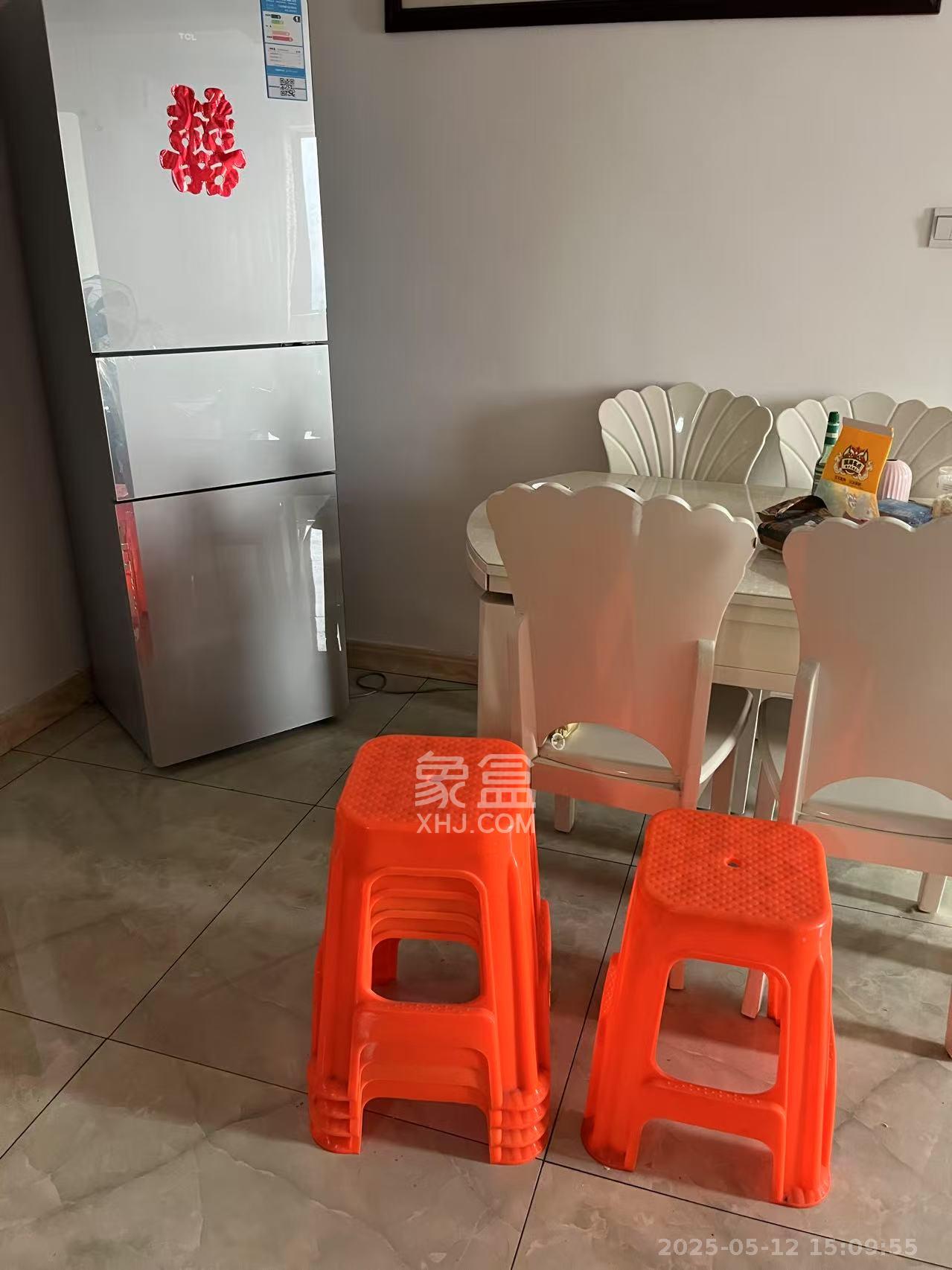 夏荷苑  2室2厅1卫    32.8万 夏荷苑  2室2厅1卫    32.8万