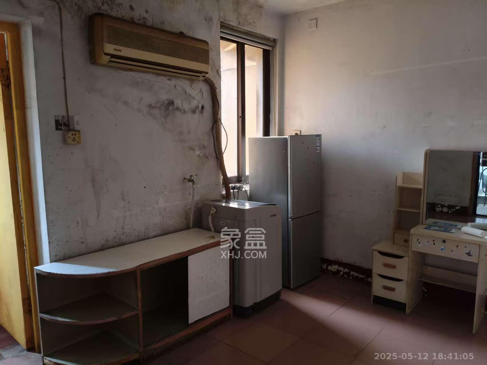 群芳园 1室1厅1卫 1200.0元/月 群芳园 1室1厅1卫 1200.0元/月室内图