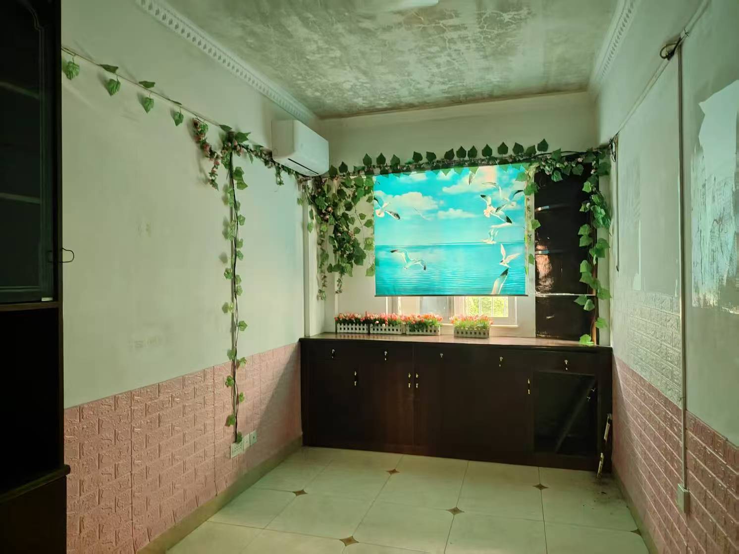 琼苑广场  3室2厅1卫    2000.0元/月 琼苑广场  3室2厅1卫    2000.0元/月室内图