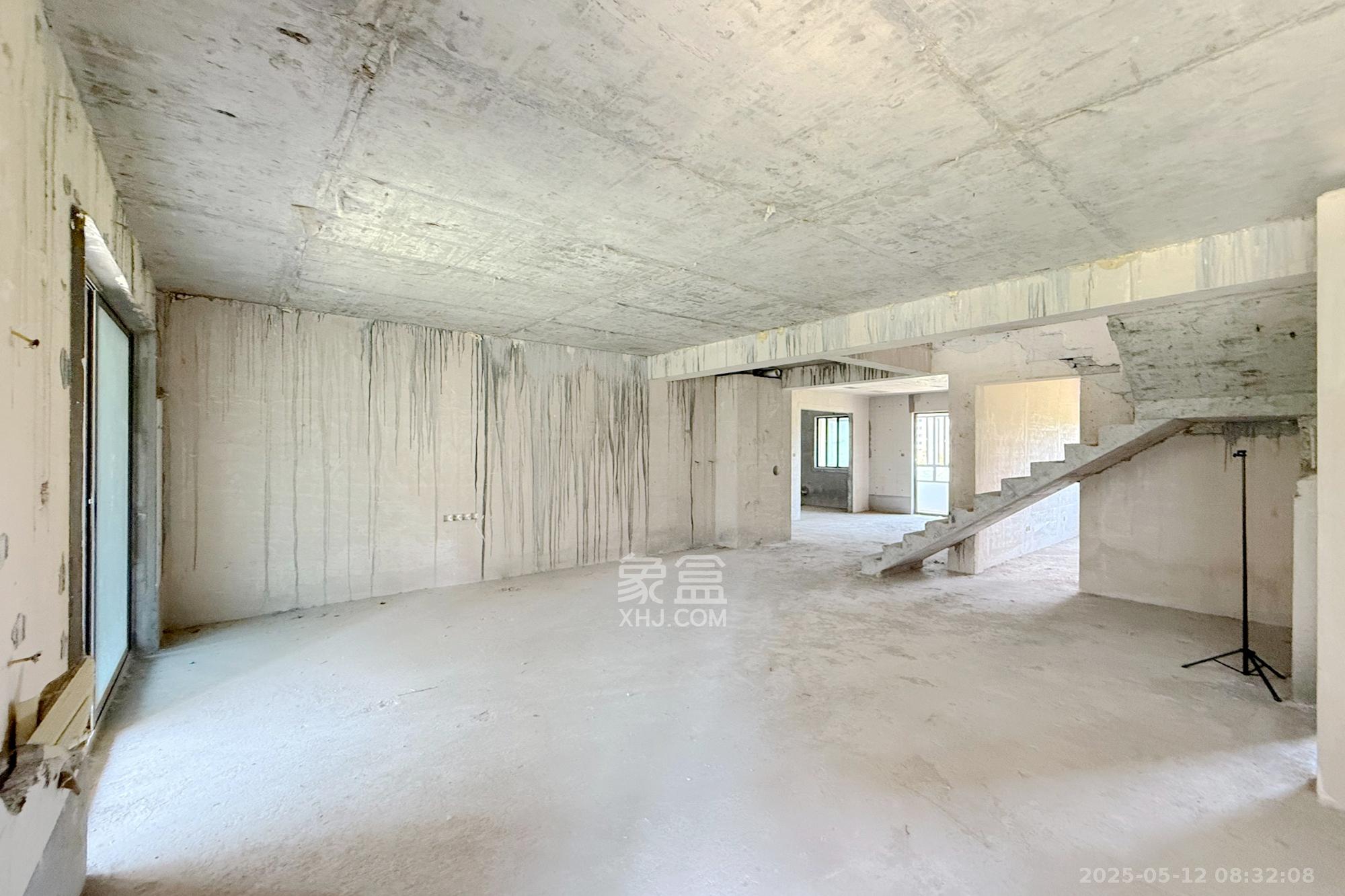 阳光城联利悦澜府  4室2厅2卫    122.0万 阳光城联利悦澜府  4室2厅2卫    122.0万客厅