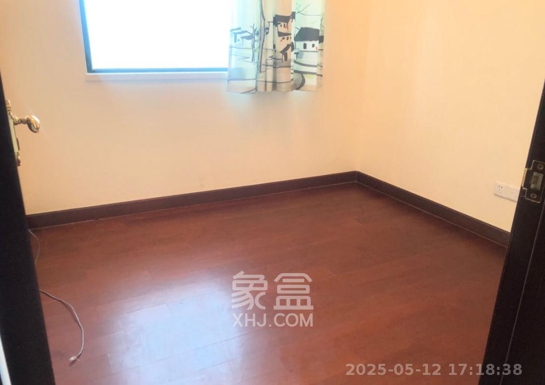 恒大翡翠华庭  3室2厅1卫   1800.00元/月室内图