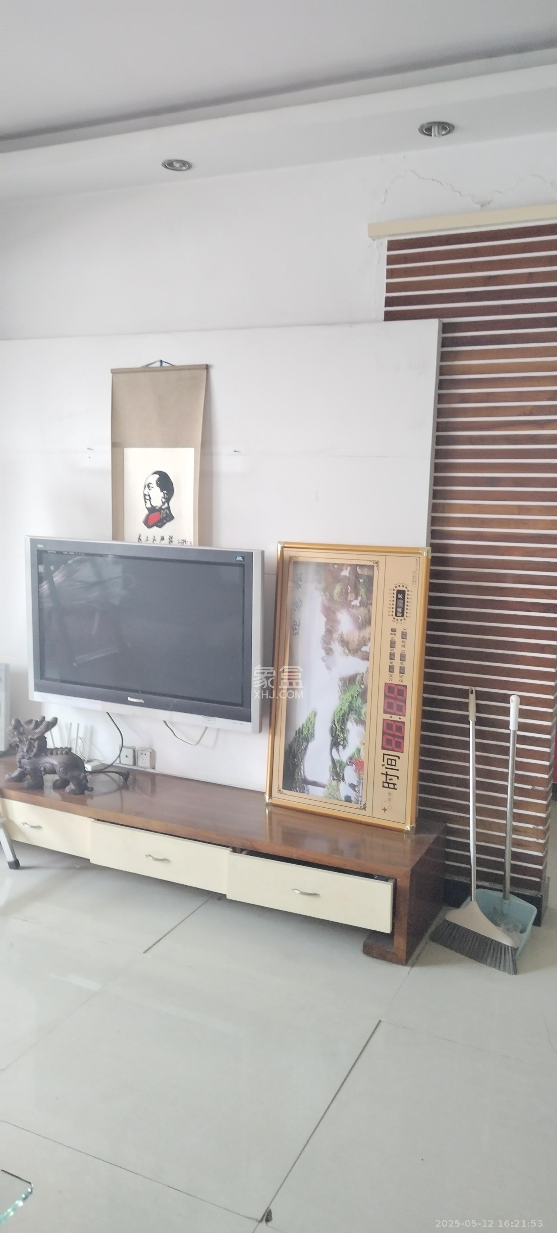 蓮湖大廈  3室2廳2衛(wèi)   2300.00元/月室內(nèi)圖