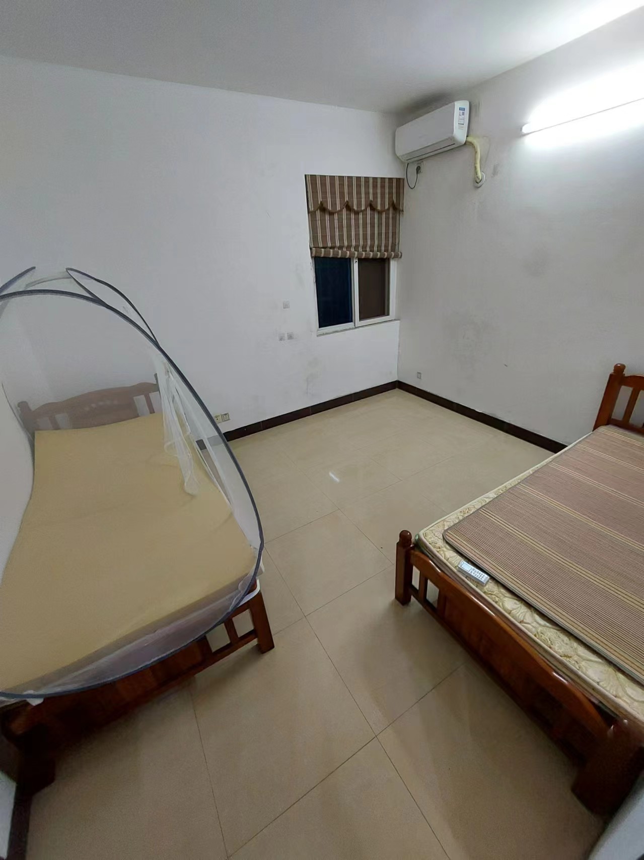 国贸花园  4室2厅2卫    143.0万 国贸花园  4室2厅2卫    143.0万室内图