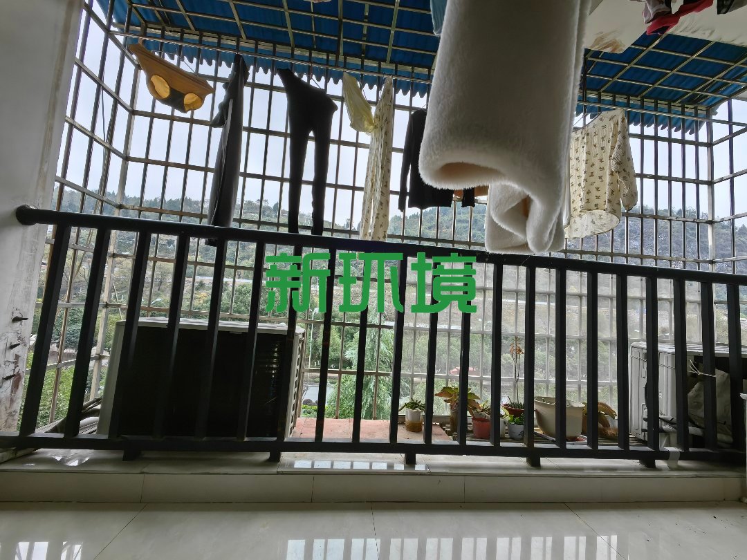 汇景名都  3室2厅2卫   52.80万客厅
