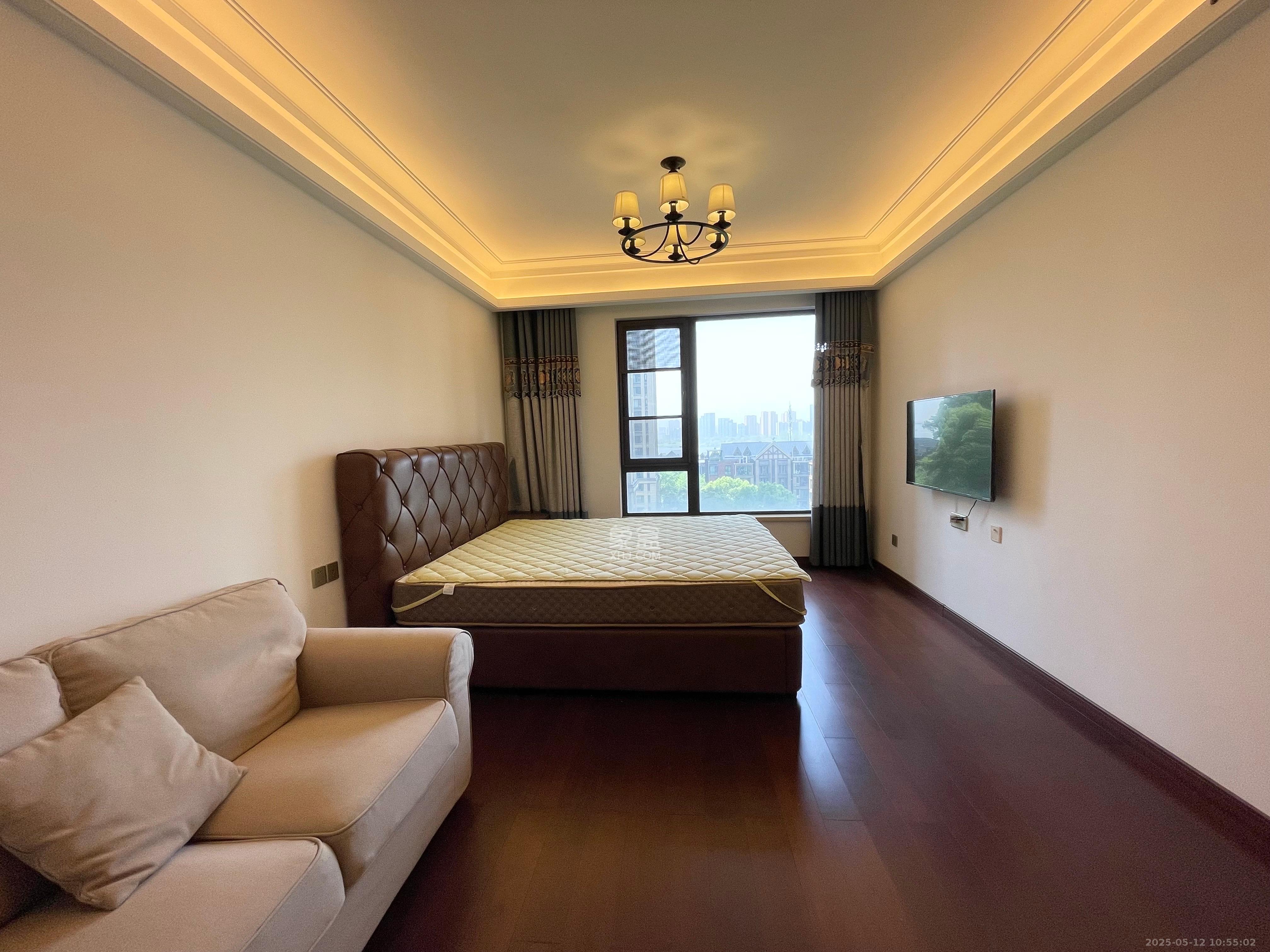 万科紫台  3室2厅2卫    5500.0元/月 万科紫台  3室2厅2卫    5500.0元/月室内图