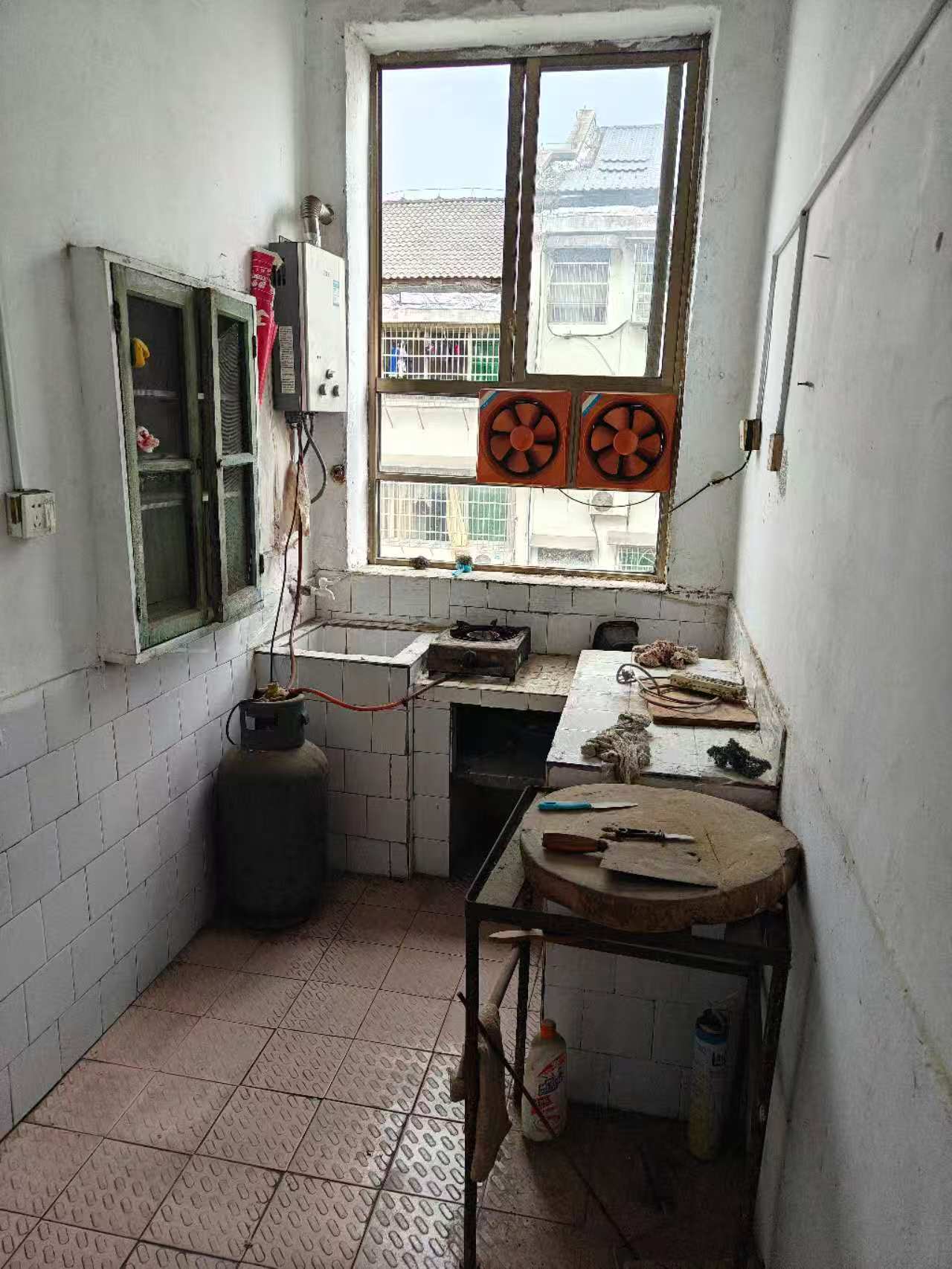 梓园社区(麻纺厂宿舍) 2室1厅1卫 200.0元/月 梓园社区(麻纺厂宿舍) 2室1厅1卫 200.0元/月室内图