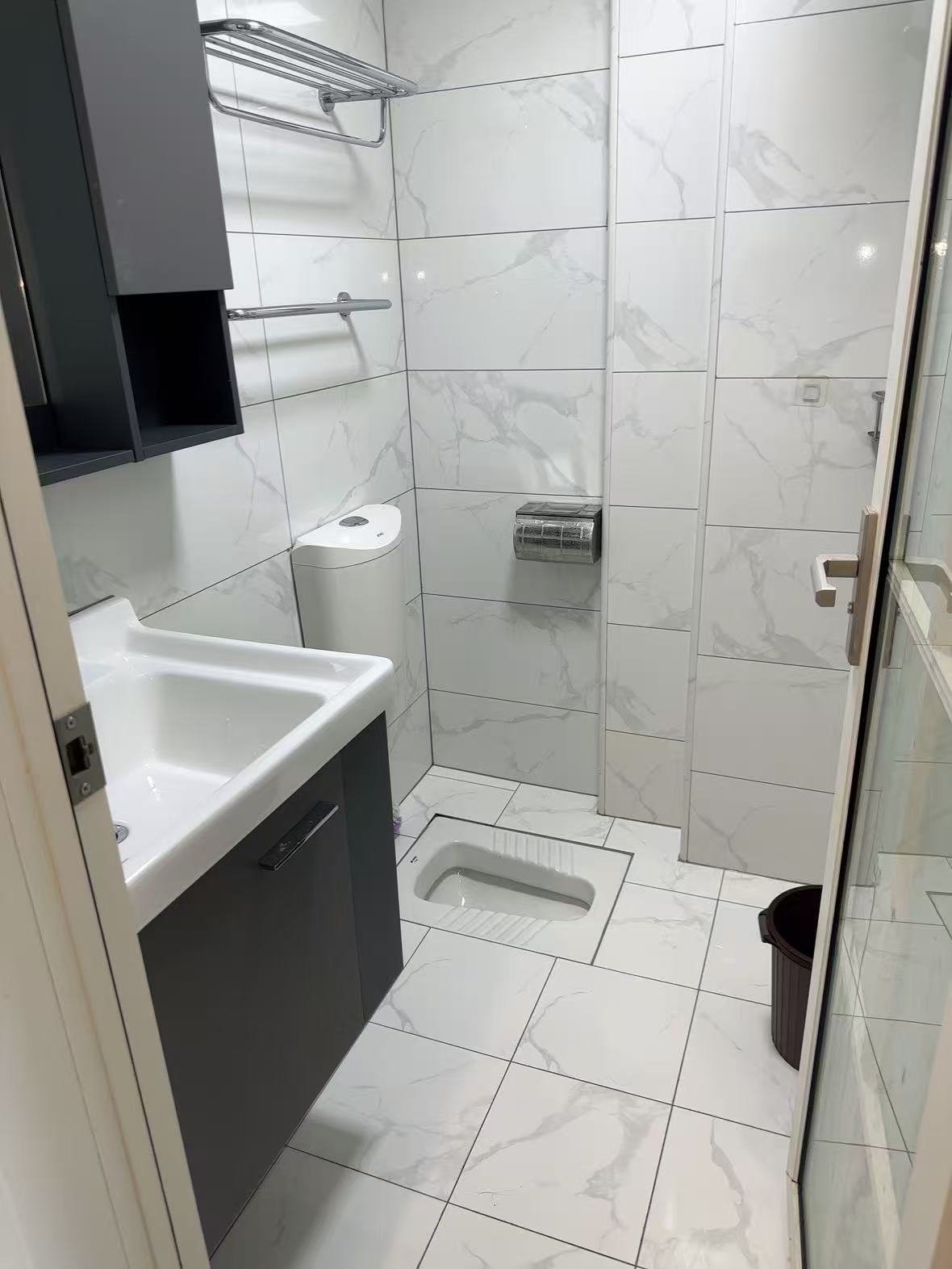 盛世时代广场 1室1厅1卫 1350.0元/月 盛世时代广场 1室1厅1卫 1350.0元/月室内图