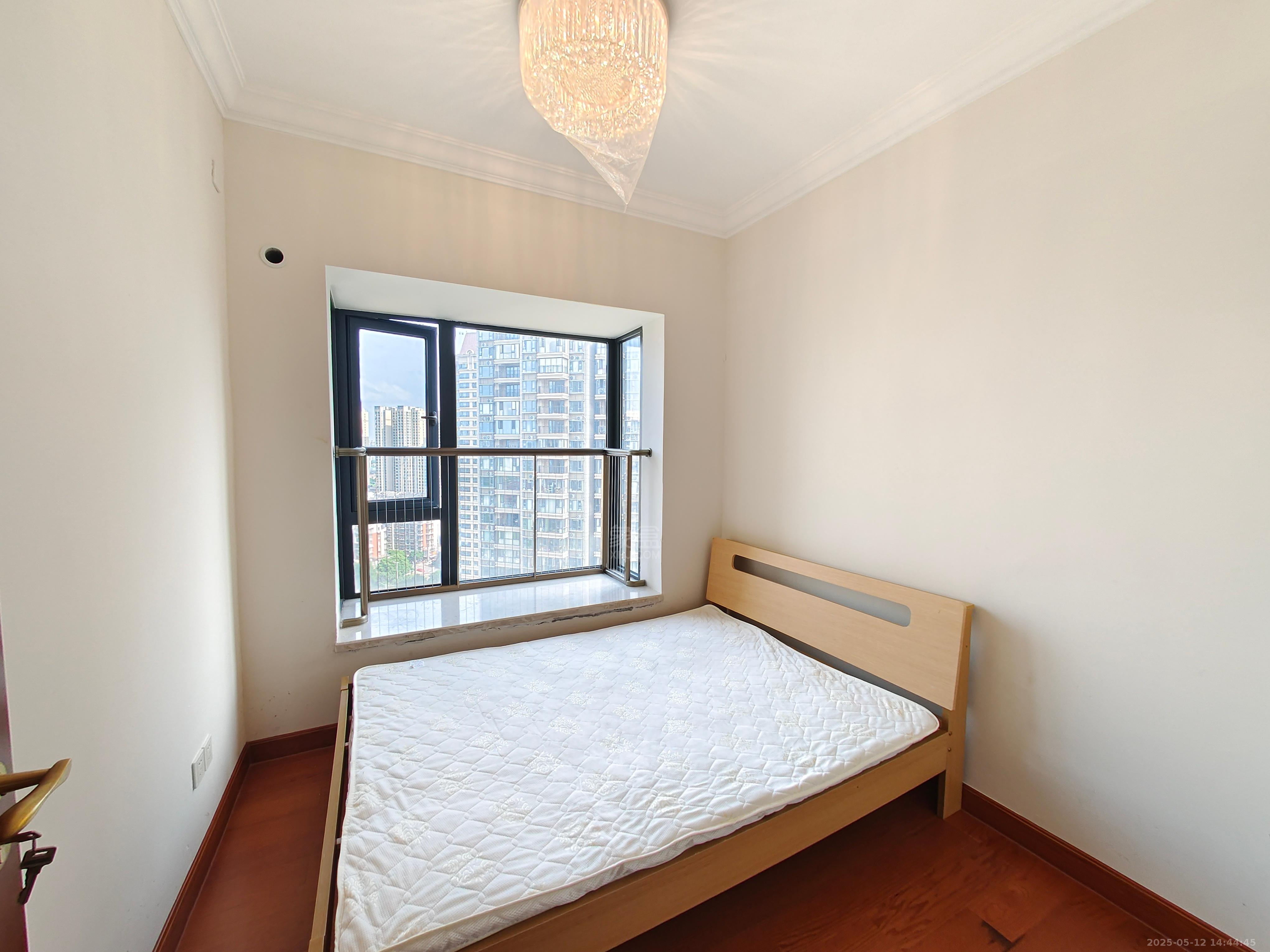 恒大华府 3室2厅2卫 2300.0元/月 恒大华府 3室2厅2卫 2300.0元/月室内图