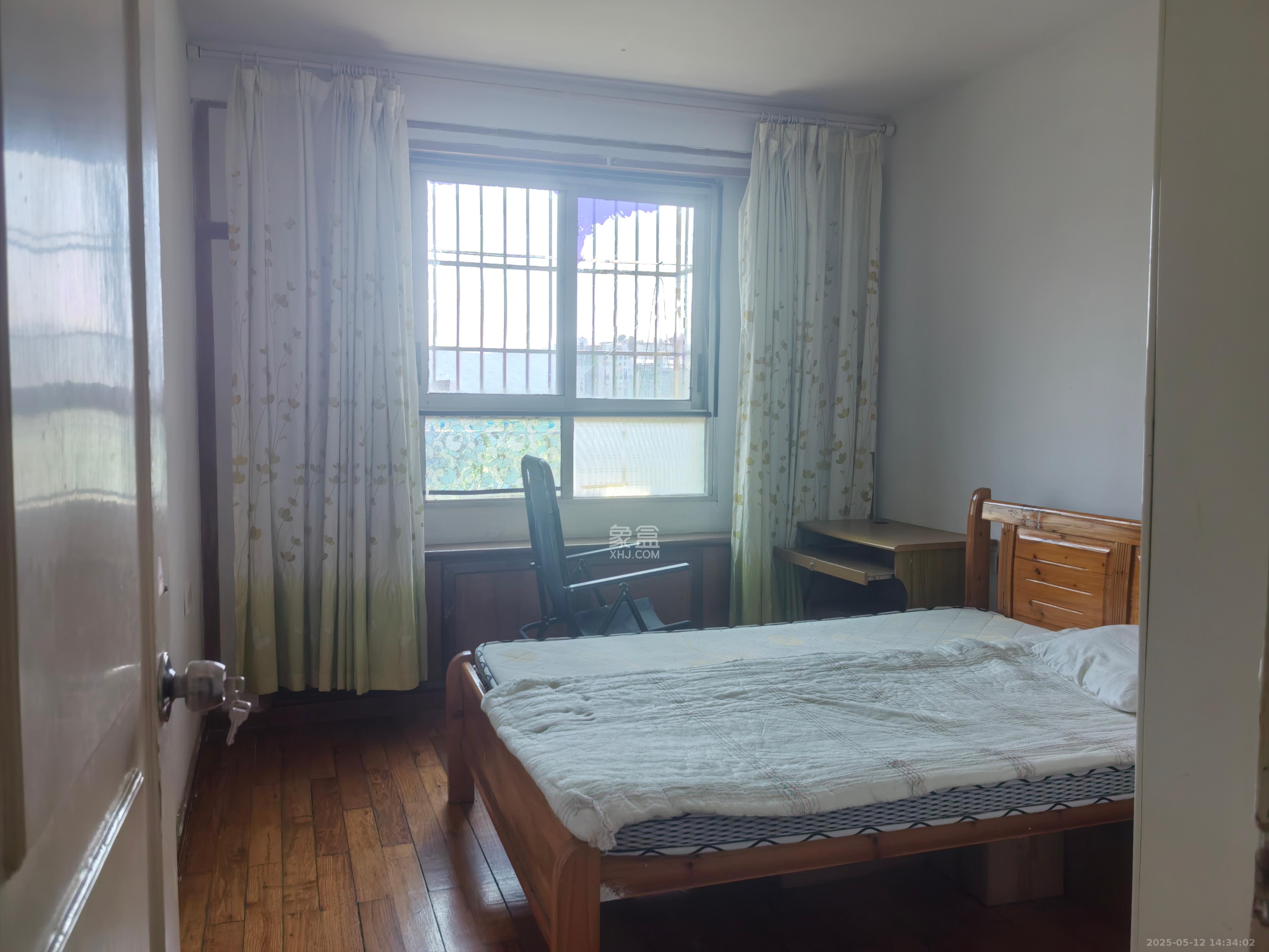 英才园三片  3室2厅1卫    2200.0元/月 英才园三片  3室2厅1卫    2200.0元/月室内图