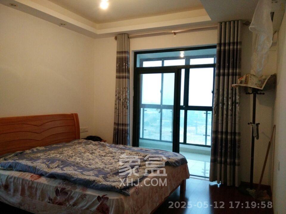 阳光100三期  3室2厅2卫   2800.00元/月室内图