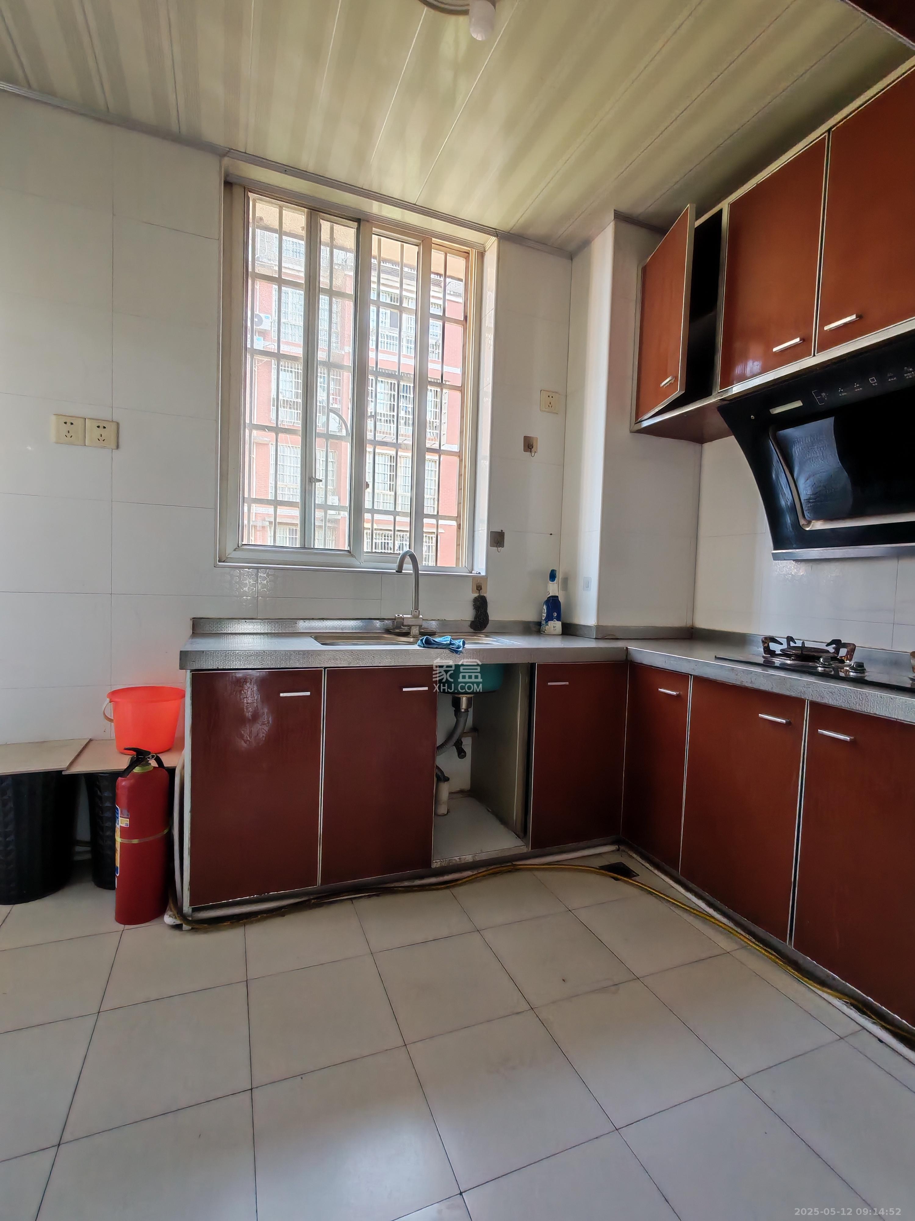 东城名苑 3室2厅2卫 1500.0元/月 东城名苑 3室2厅2卫 1500.0元/月室内图