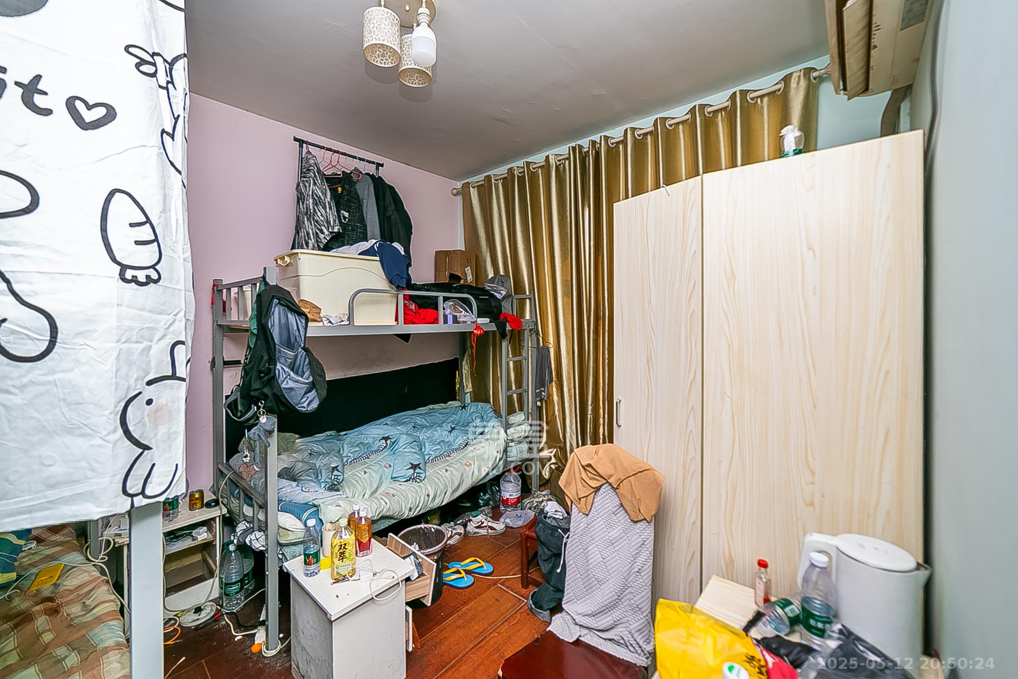 天鸿天府(天鸿中央大院)  4室2厅2卫    160.0万 天鸿天府(天鸿中央大院)  4室2厅2卫    160.0万卧室