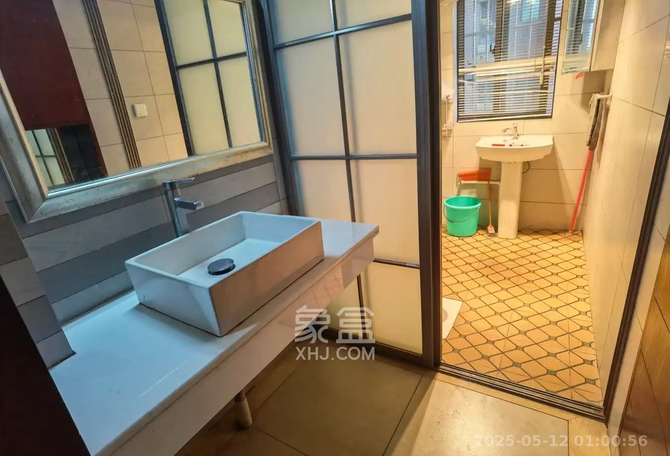 上海城小区  3室2厅1卫   2500.00元/月室内图
