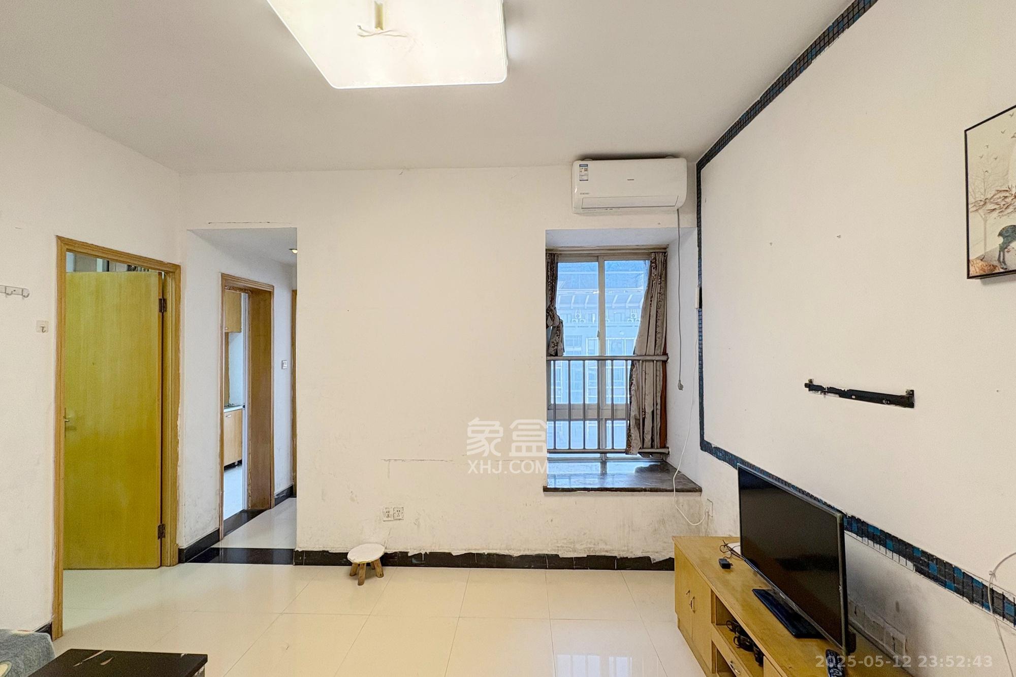 三王丽都  2室1厅1卫   60.00万客厅