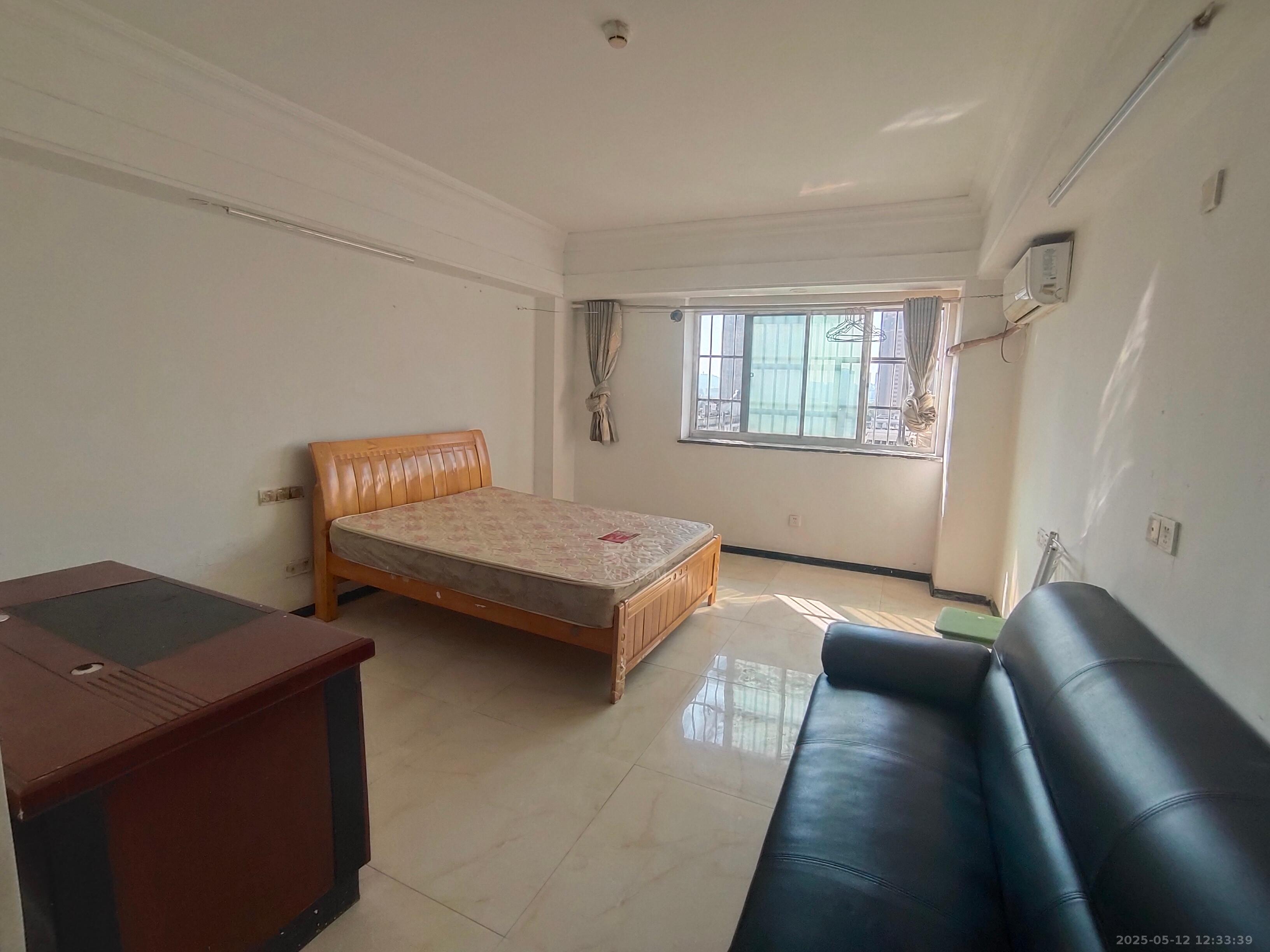 鸿益广场 1室1厅1卫 650.0元/月 鸿益广场 1室1厅1卫 650.0元/月室内图