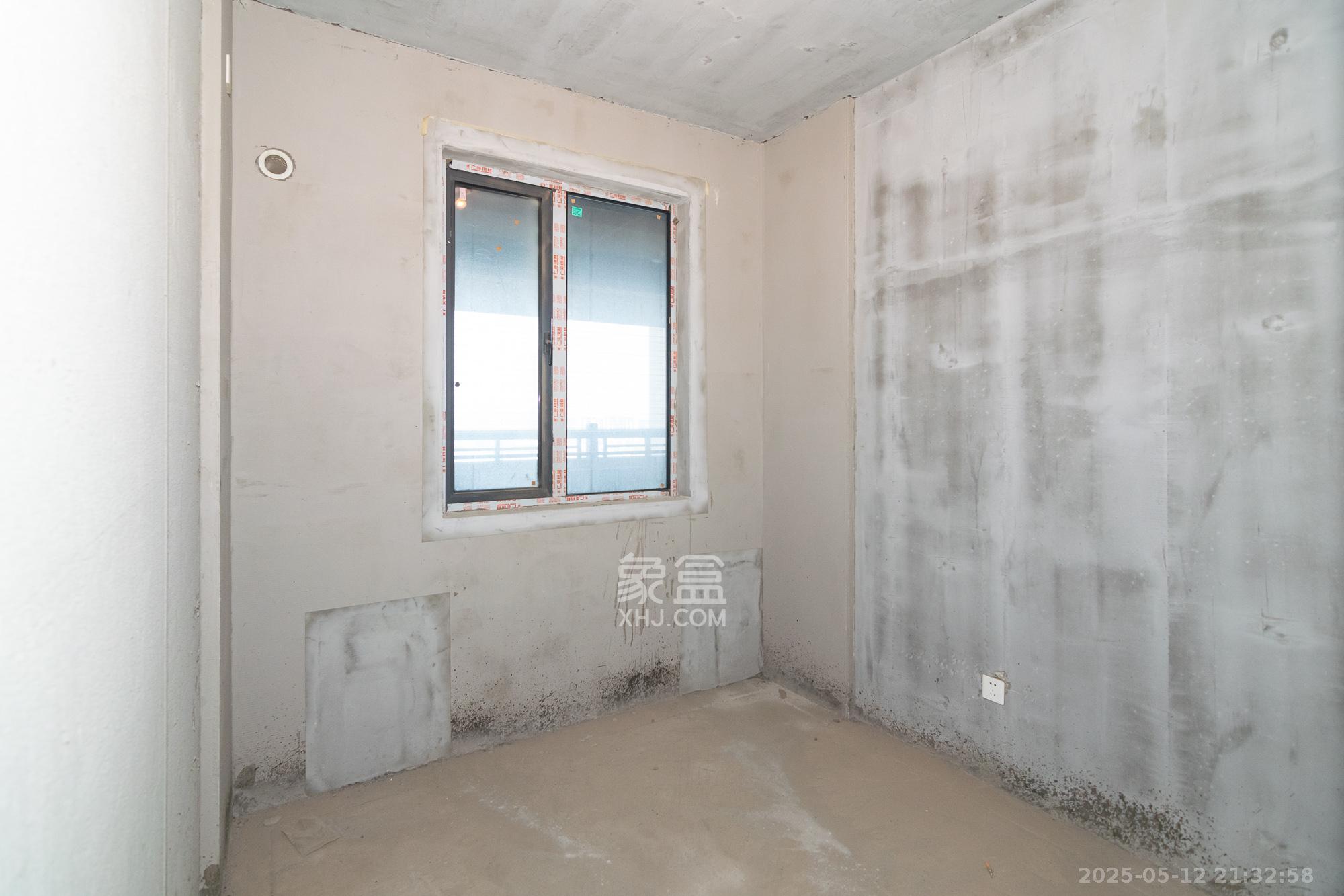 澳海望洲府  3室2厅2卫    75.0万卧室