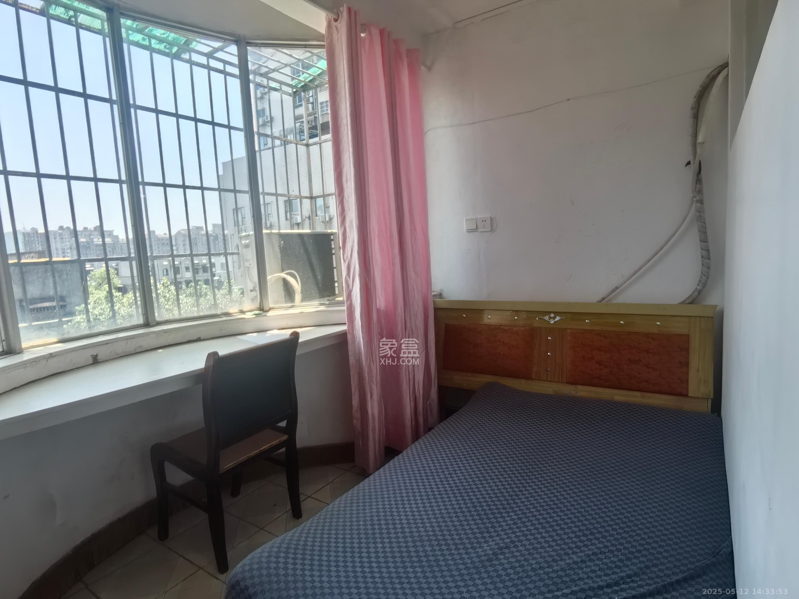 英才园三片  3室2厅1卫    2200.0元/月 英才园三片  3室2厅1卫    2200.0元/月室内图