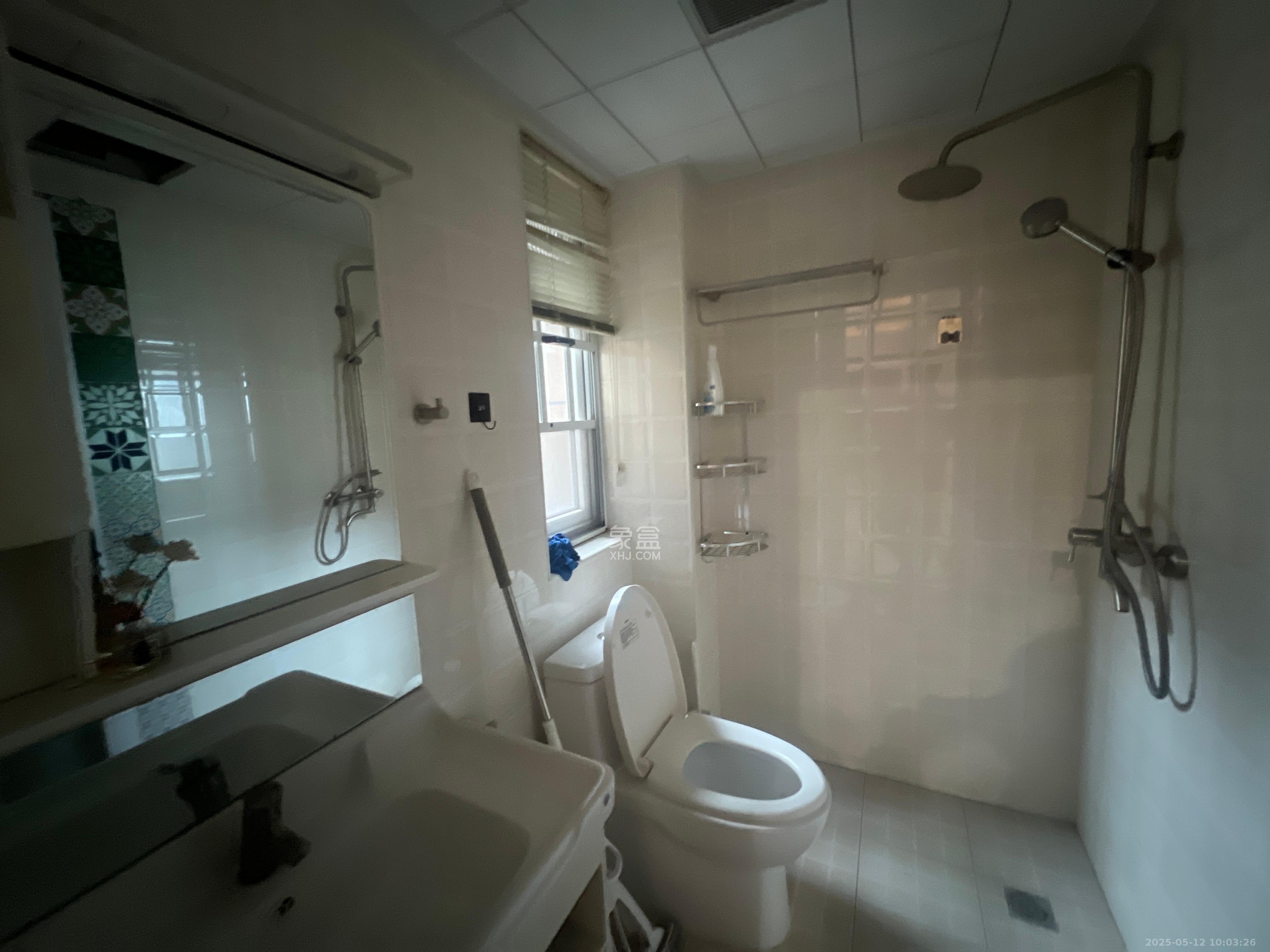 荣盛花语城 3室2厅1卫 1500.0元/月 荣盛花语城 3室2厅1卫 1500.0元/月室内图