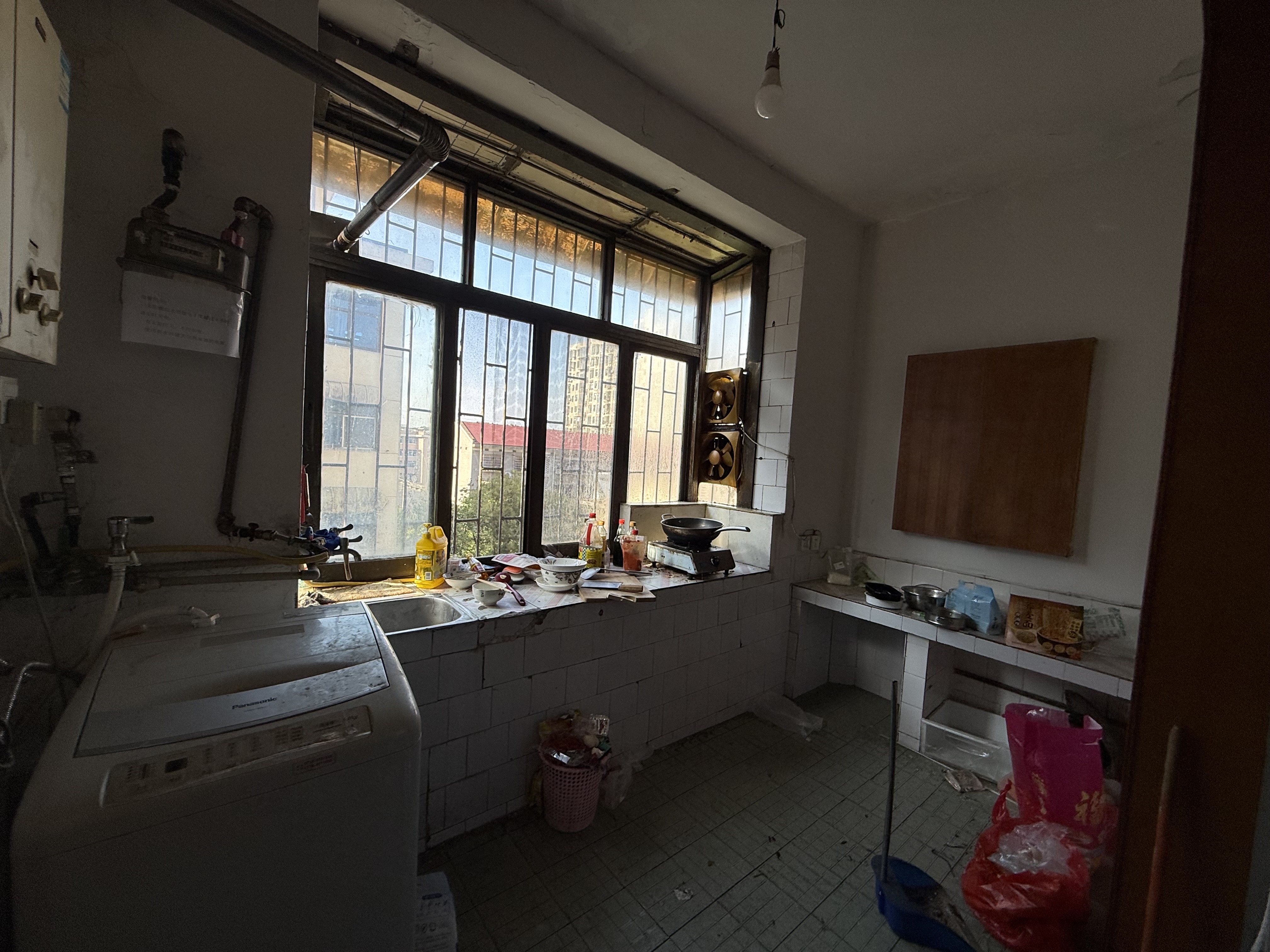 邮政家属楼 1室0厅0卫 39.8万 邮政家属楼 1室0厅0卫 39.8万客厅