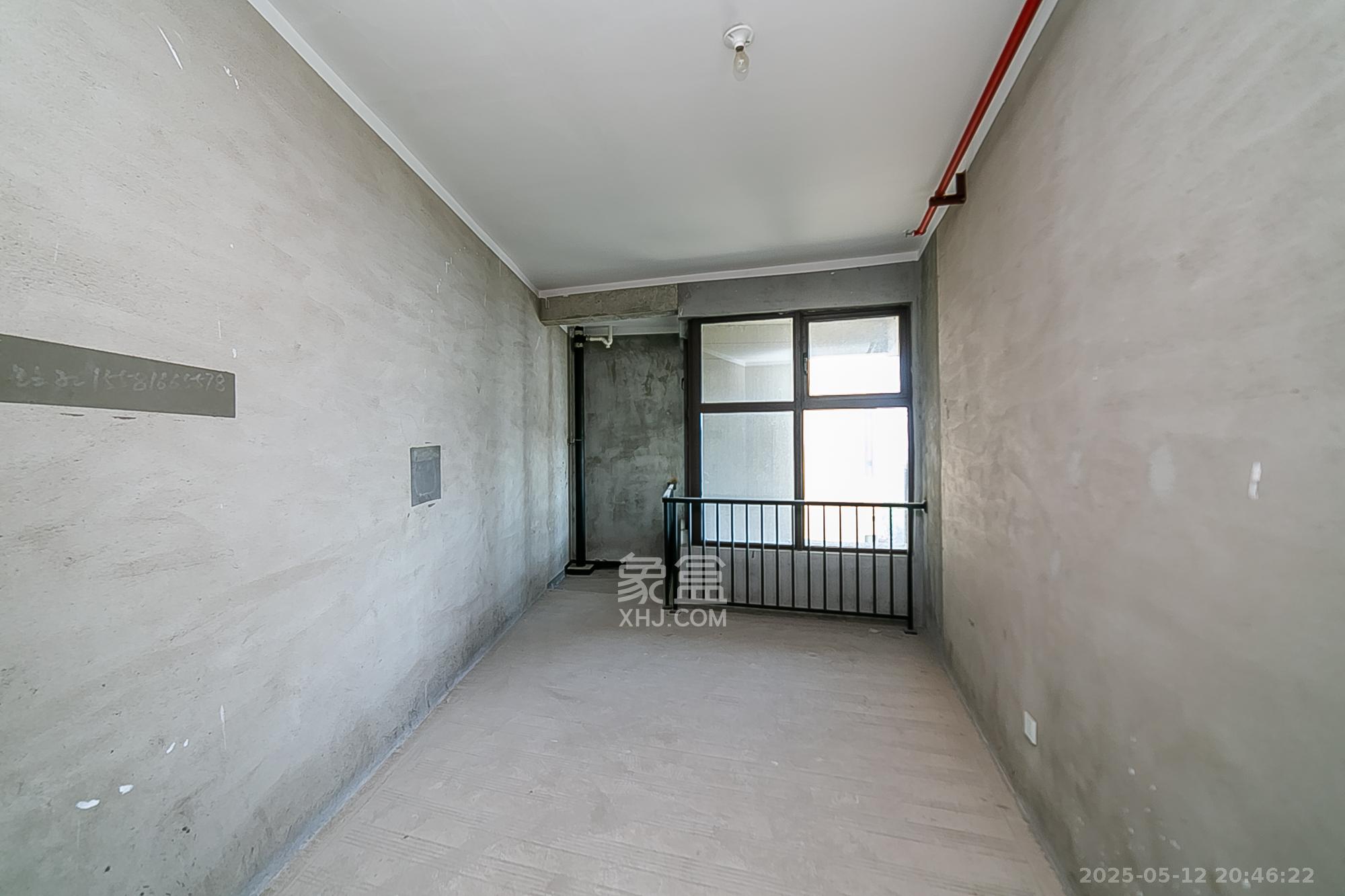 中建江山壹号  5室2厅3卫   498.00万卧室