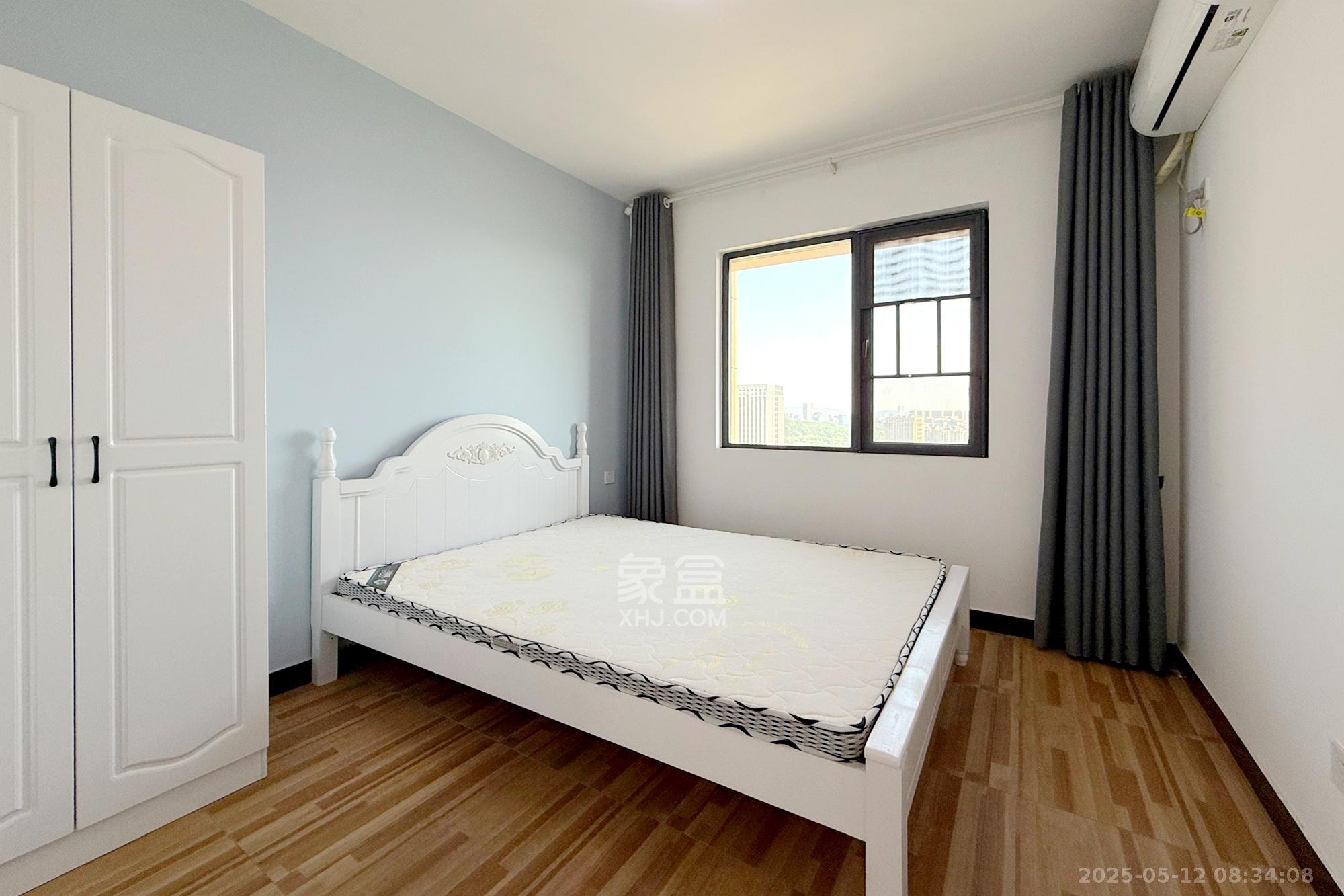 荣盛岳麓峰景  3室2厅1卫    65.0万 荣盛岳麓峰景  3室2厅1卫    65.0万卧室