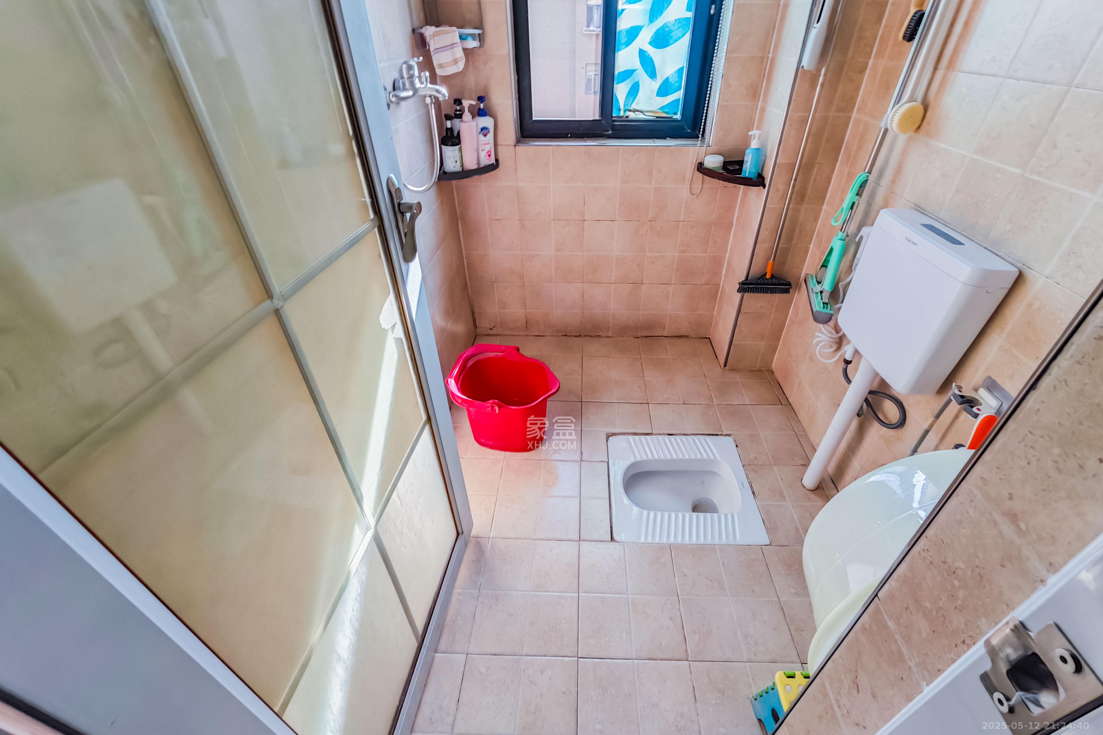 英郡年华  2室2厅1卫    86.0万 英郡年华  2室2厅1卫    86.0万卫生间