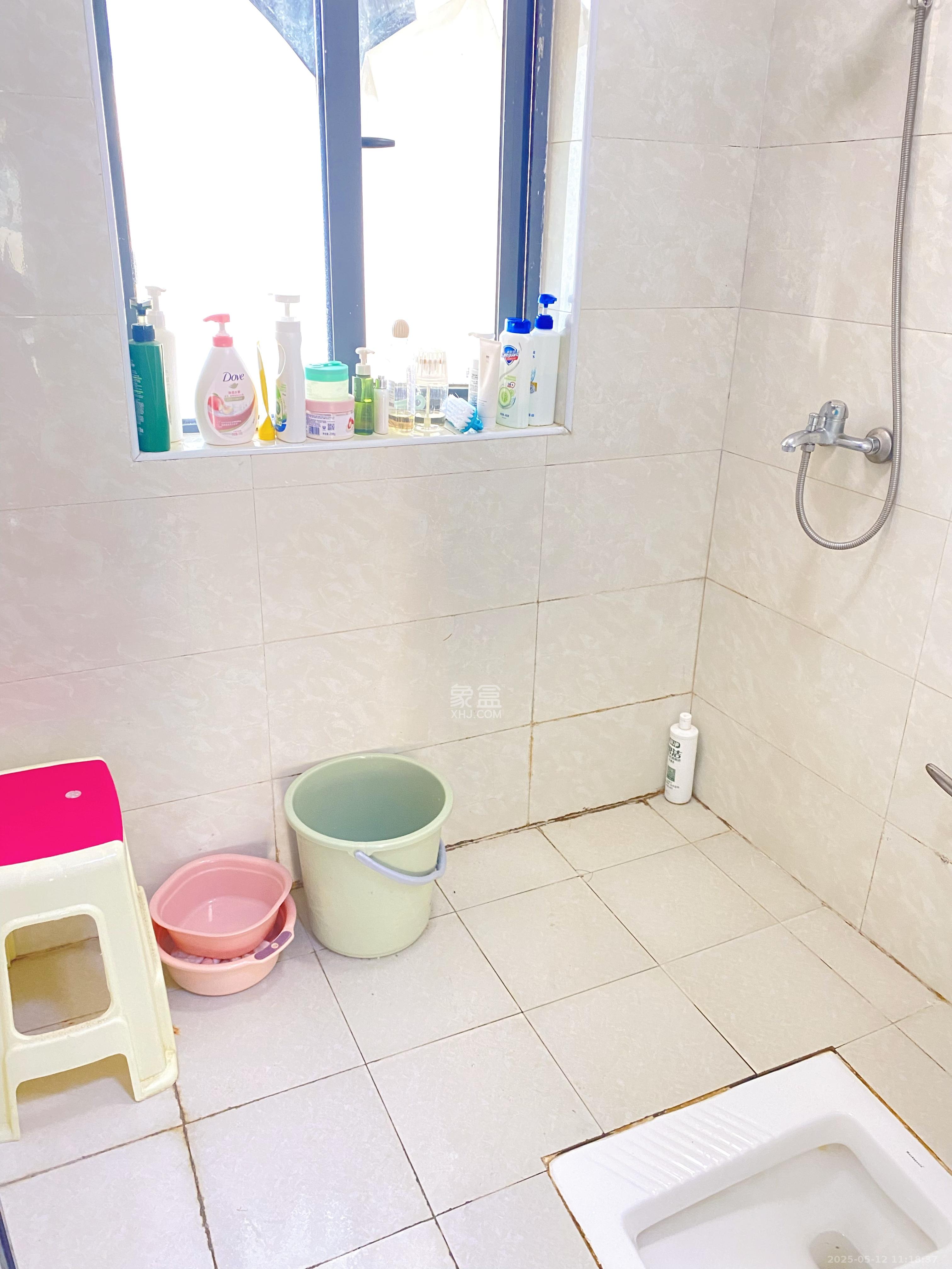 剑桥名门  3室2厅2卫   3000.00元/月室内图