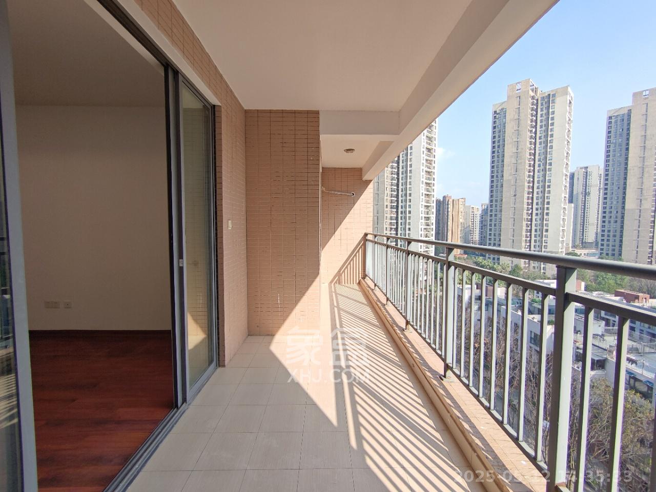 龙湾1号公馆  3室2厅2卫   2800.00元/月室内图