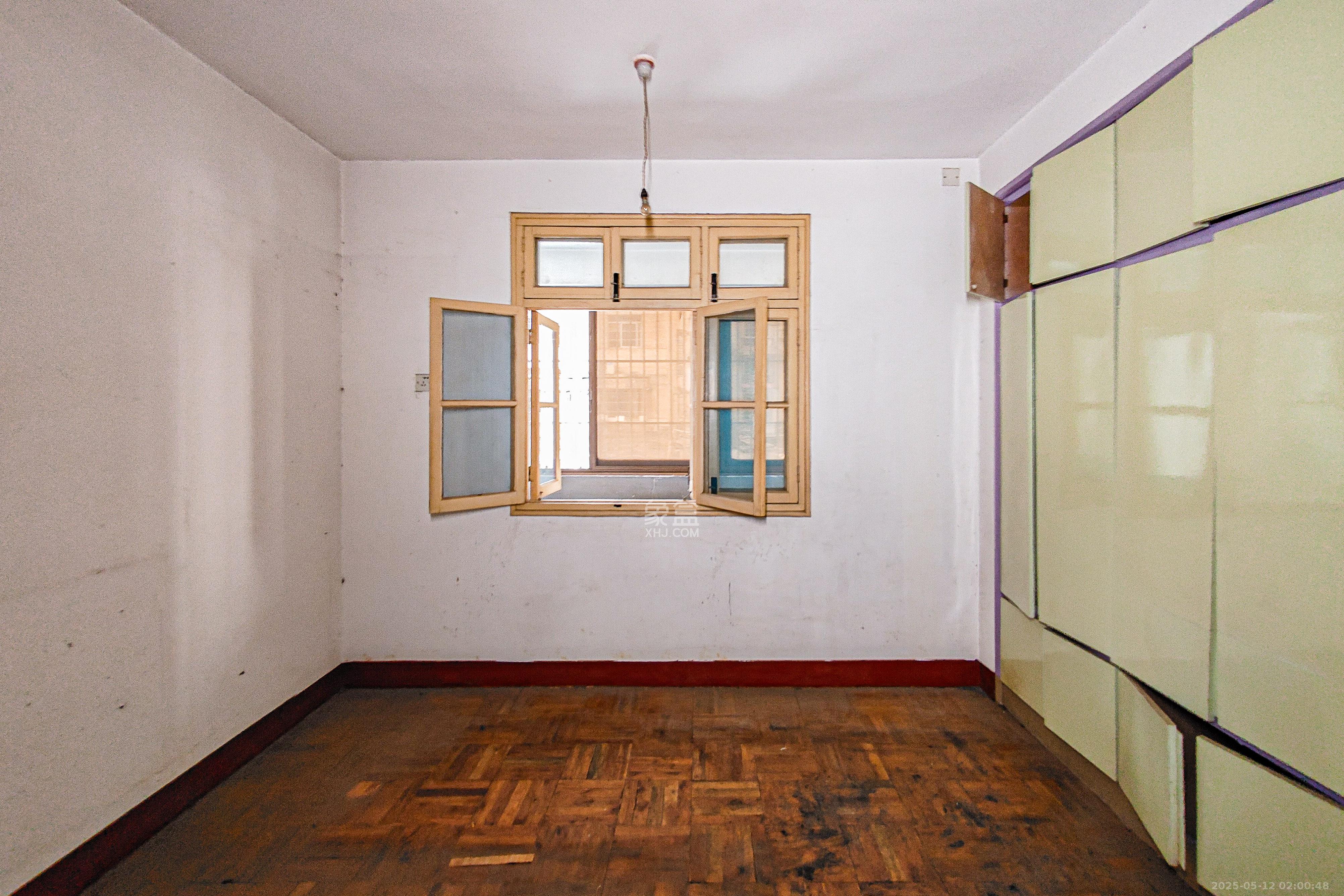 造纸厂宿舍  3室2厅1卫    62.0万 造纸厂宿舍  3室2厅1卫    62.0万卧室