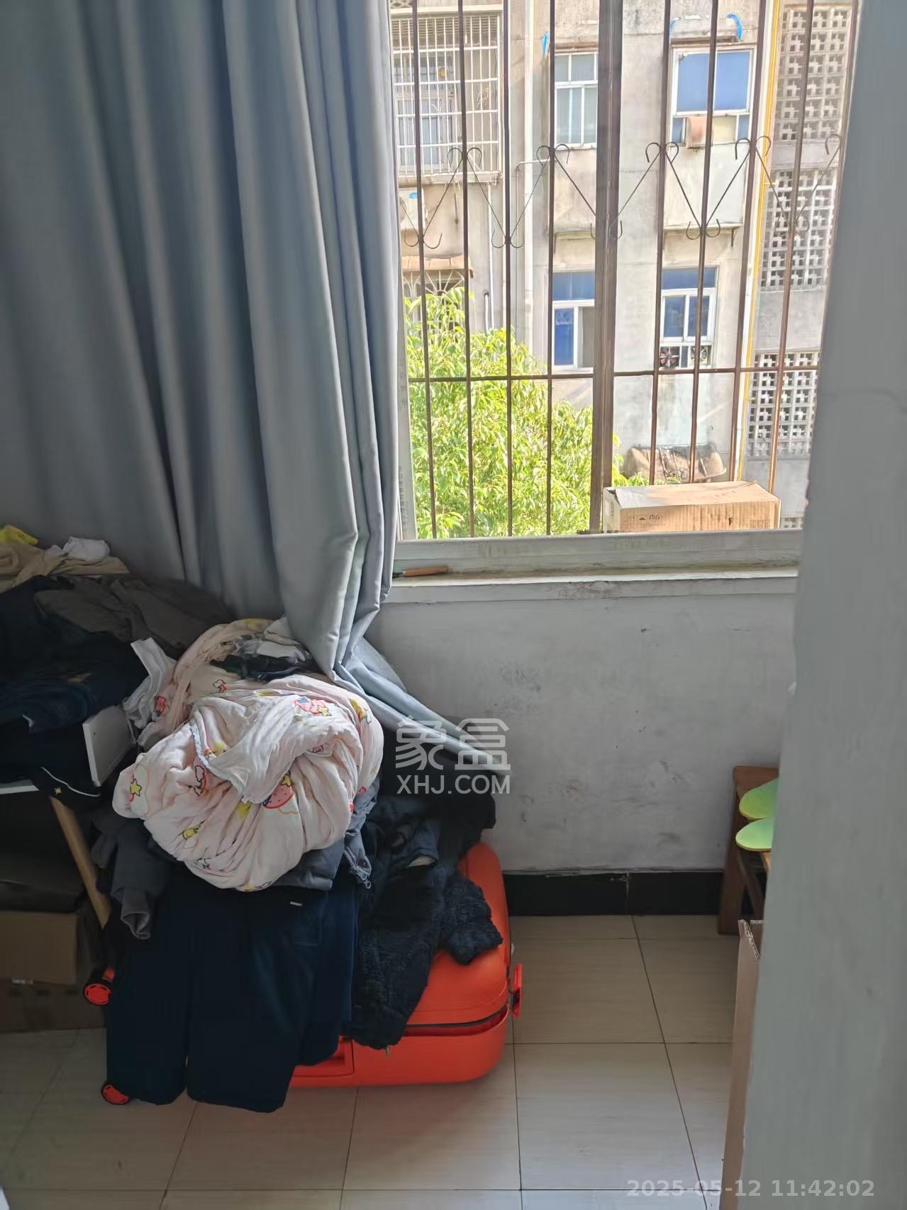 长坡社区  1室1厅1卫    1300.0元/月 长坡社区  1室1厅1卫    1300.0元/月室内图