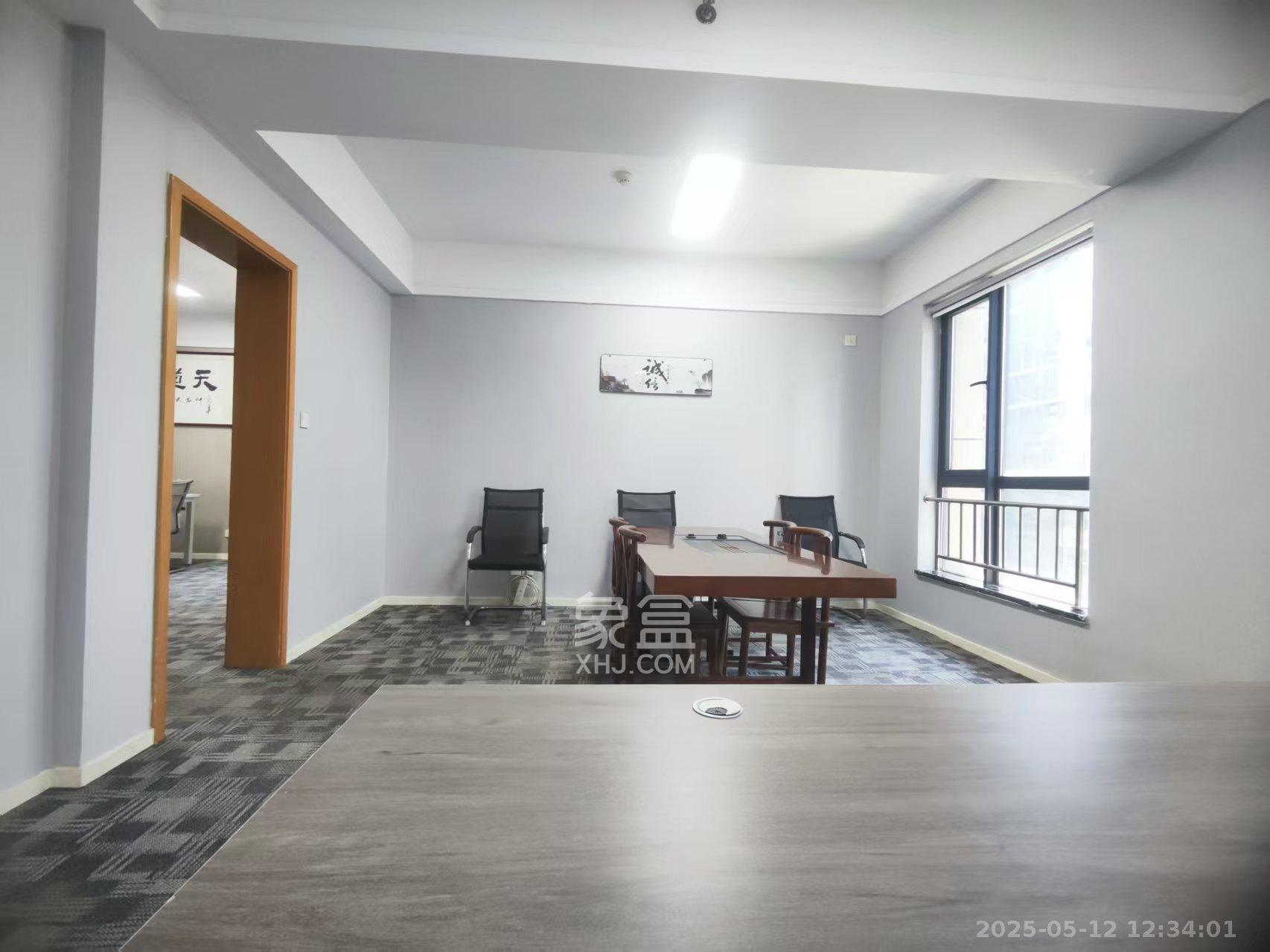 德思勤城市广场(宝格丽公寓) 1室0厅0卫 3500.0元/月 德思勤城市广场(宝格丽公寓) 1室0厅0卫 3500.0元/月室内图