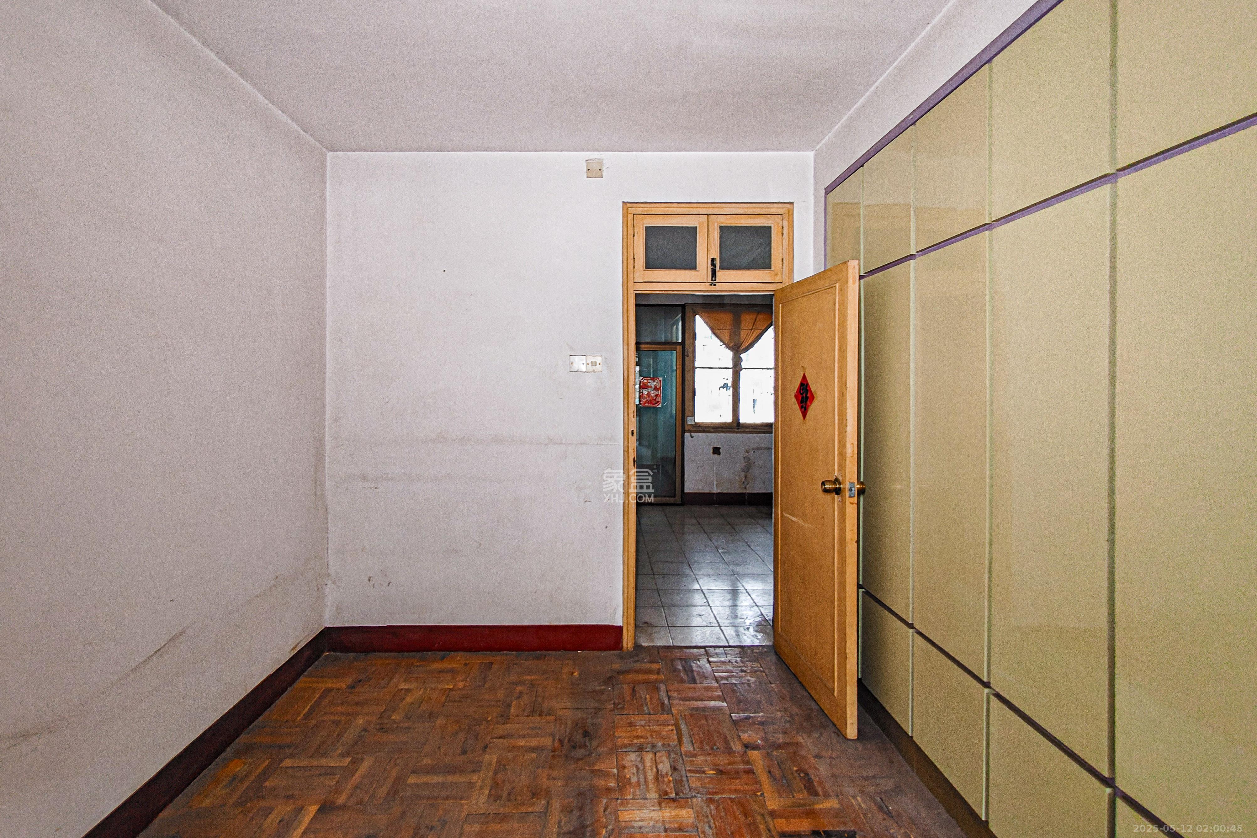 造纸厂宿舍  3室2厅1卫    62.0万 造纸厂宿舍  3室2厅1卫    62.0万卧室