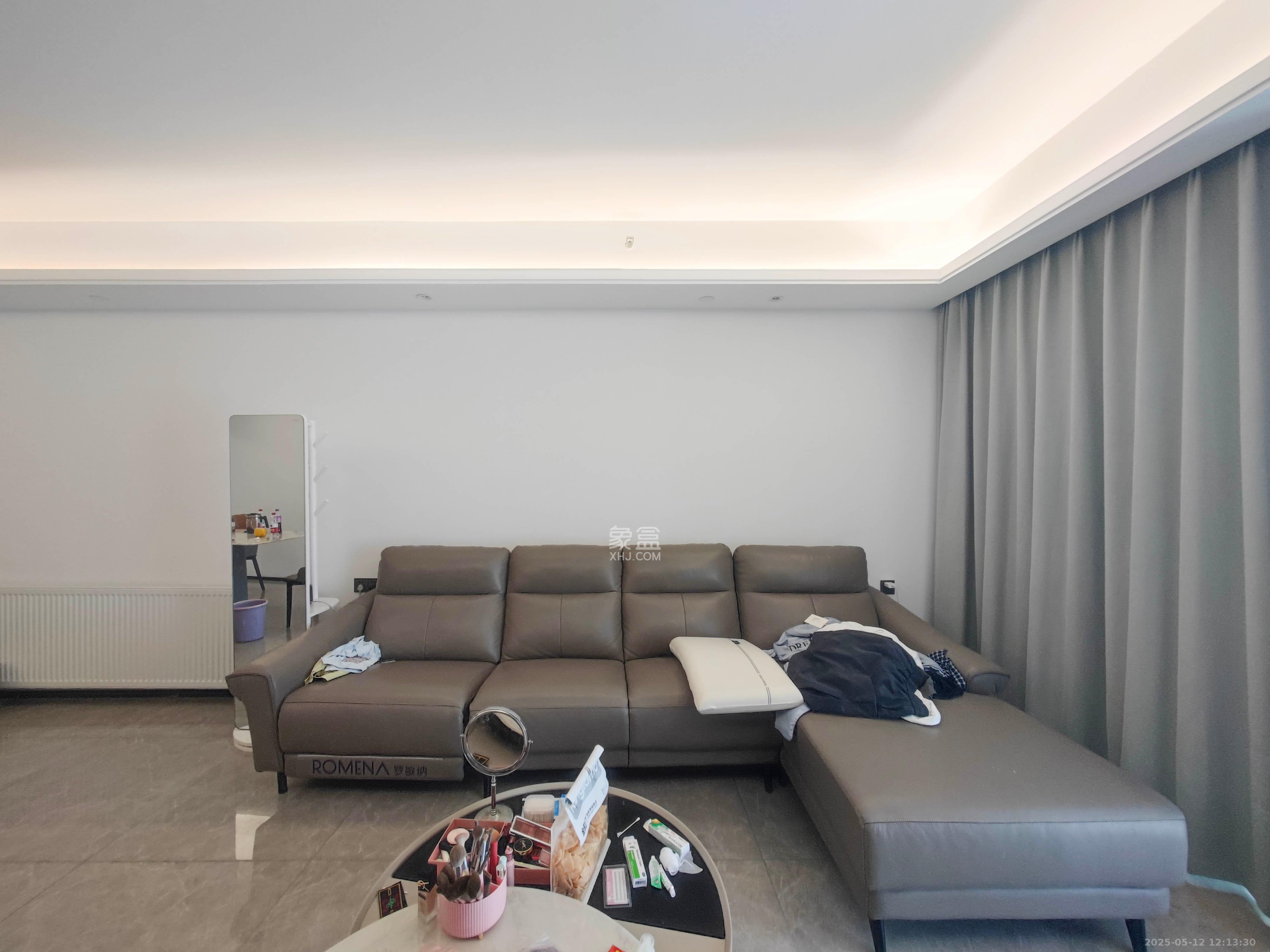 长房星城天地  3室2厅2卫    195.0万 长房星城天地  3室2厅2卫    195.0万客厅