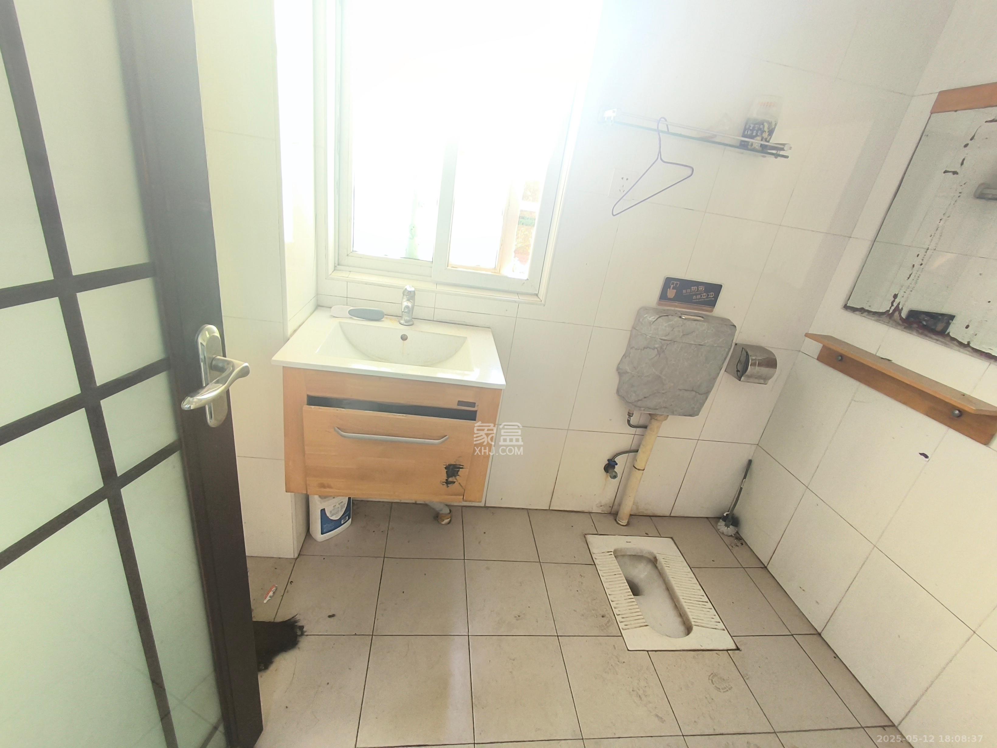 星城国际  4室2厅2卫    1600.0元/月 星城国际  4室2厅2卫    1600.0元/月室内图