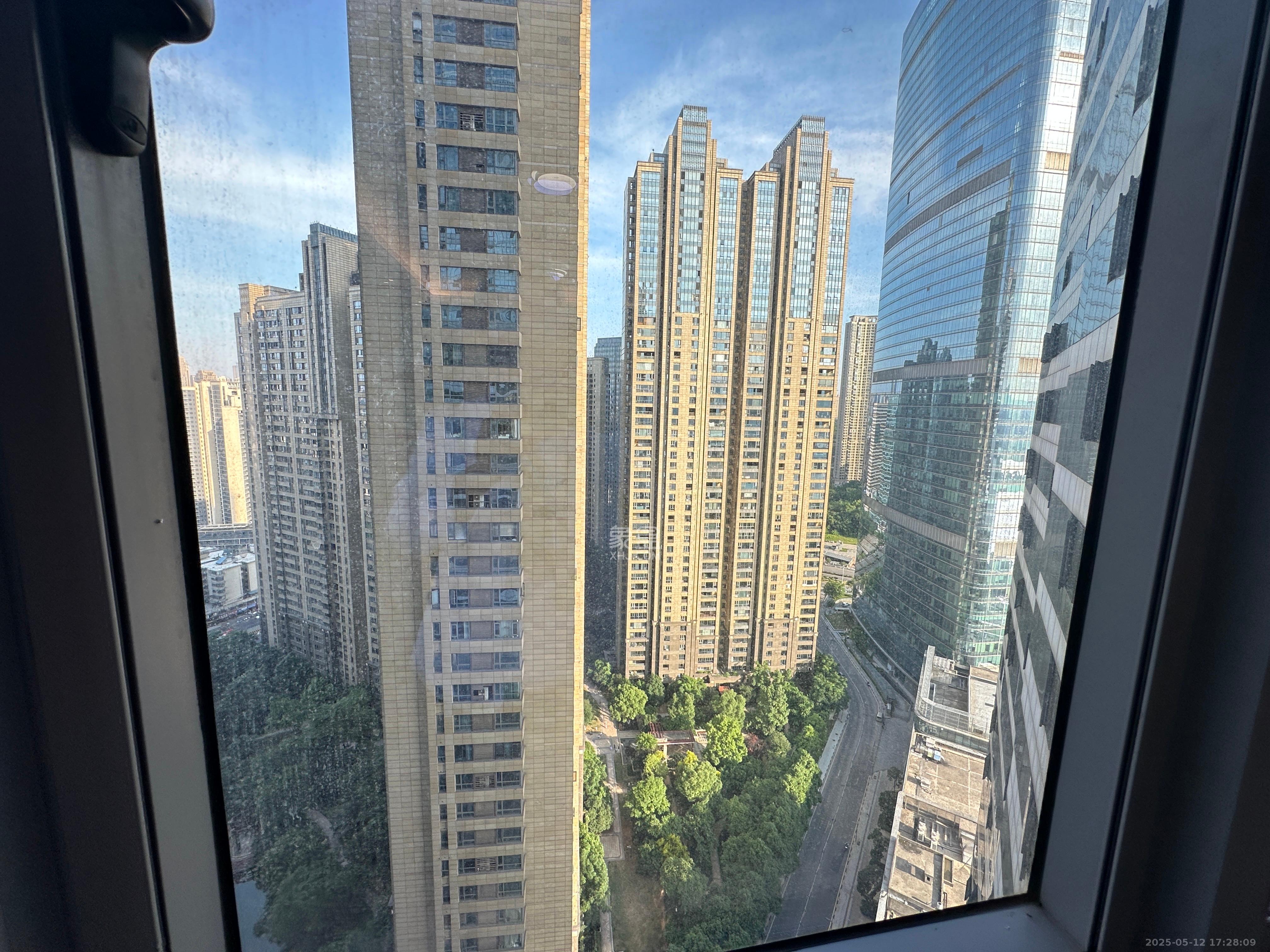 保利国际广场 1室1厅1卫 2000.0元/月 保利国际广场 1室1厅1卫 2000.0元/月室内图