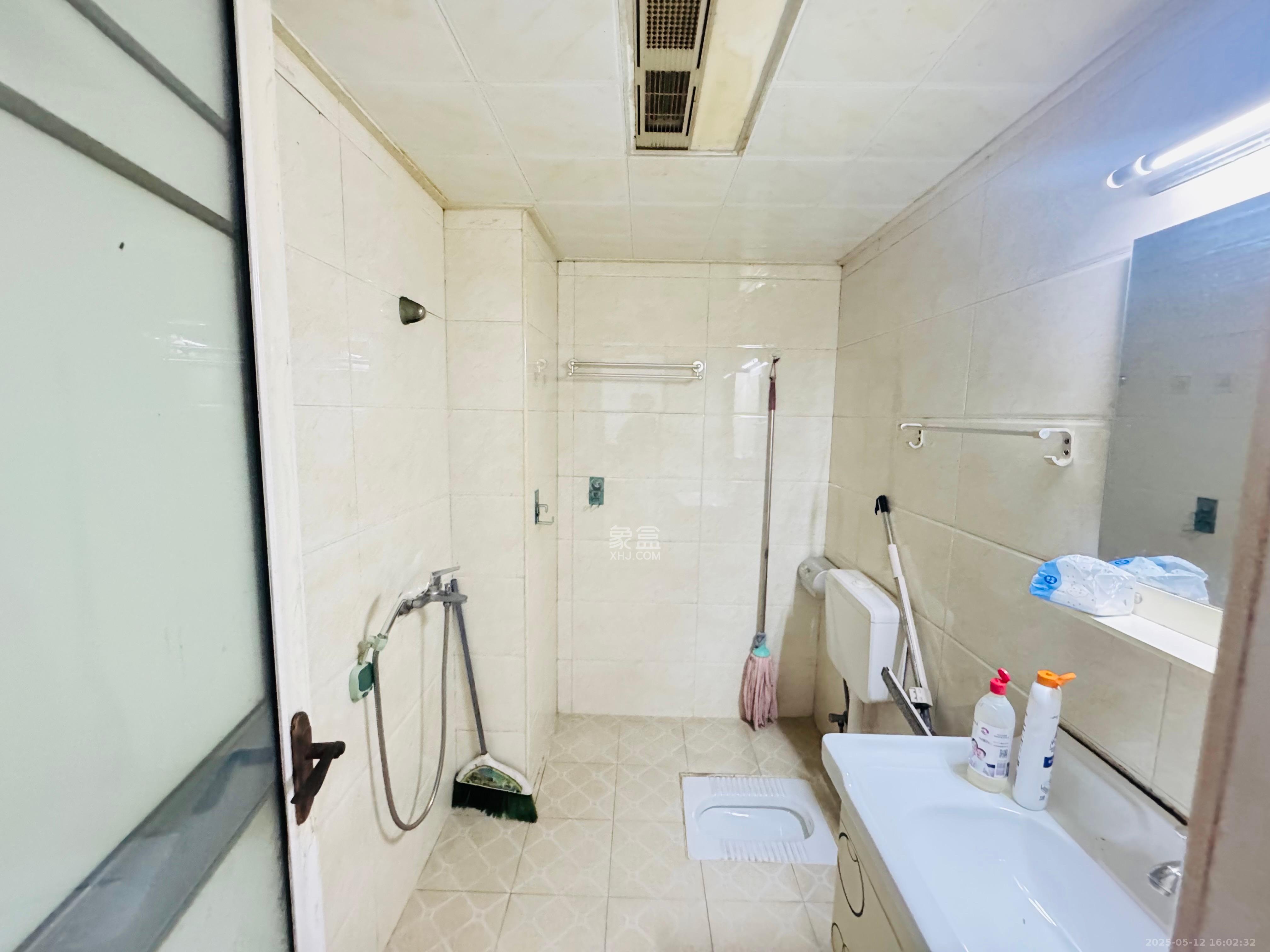 金鹰机电大市场  2室2厅1卫    1100.0元/月 金鹰机电大市场  2室2厅1卫    1100.0元/月室内图