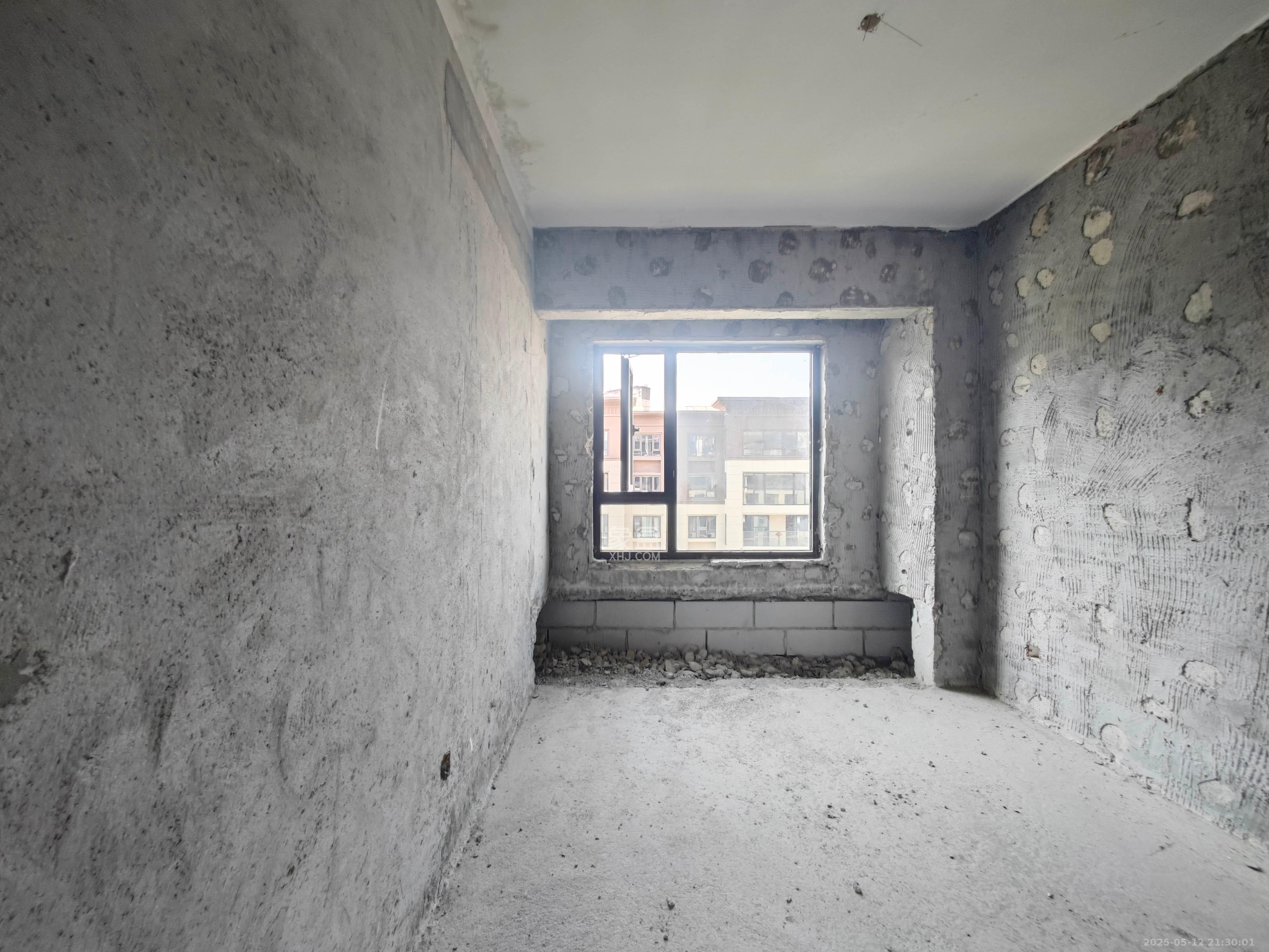 远洋红星天铂一期 6室2厅3卫 225.0万 远洋红星天铂一期 6室2厅3卫 225.0万卧室