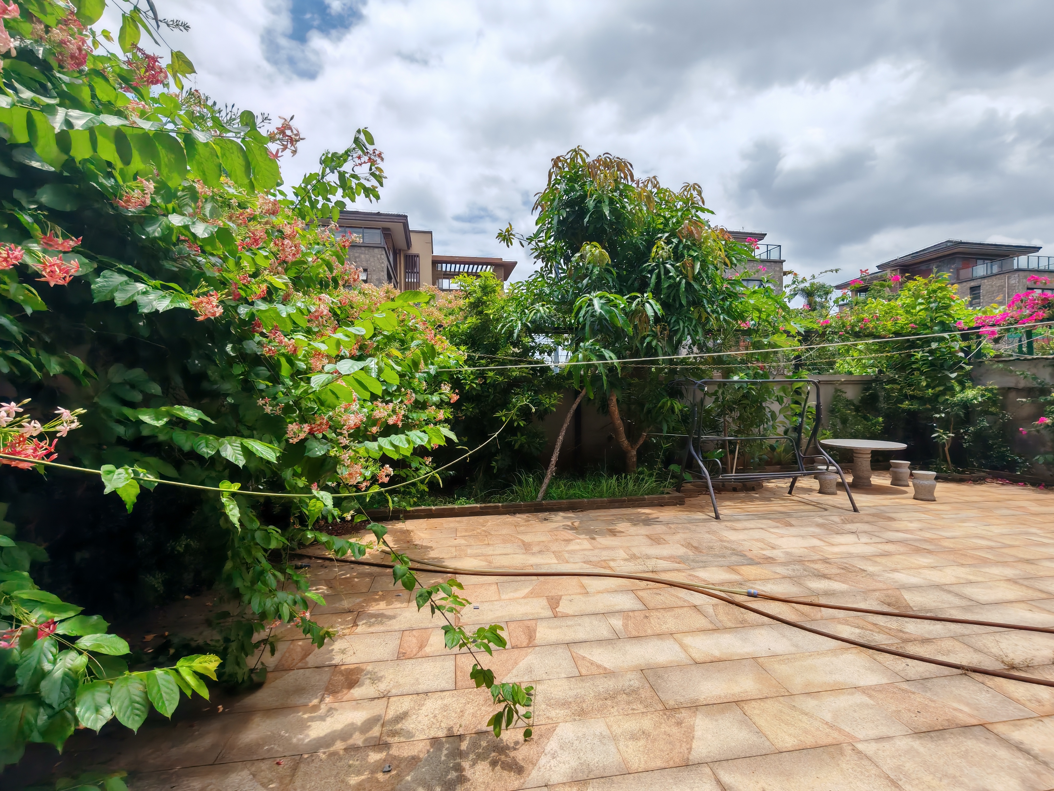 鸿洲江山 1室0厅0卫 9000.0元/月 鸿洲江山 1室0厅0卫 9000.0元/月室内图